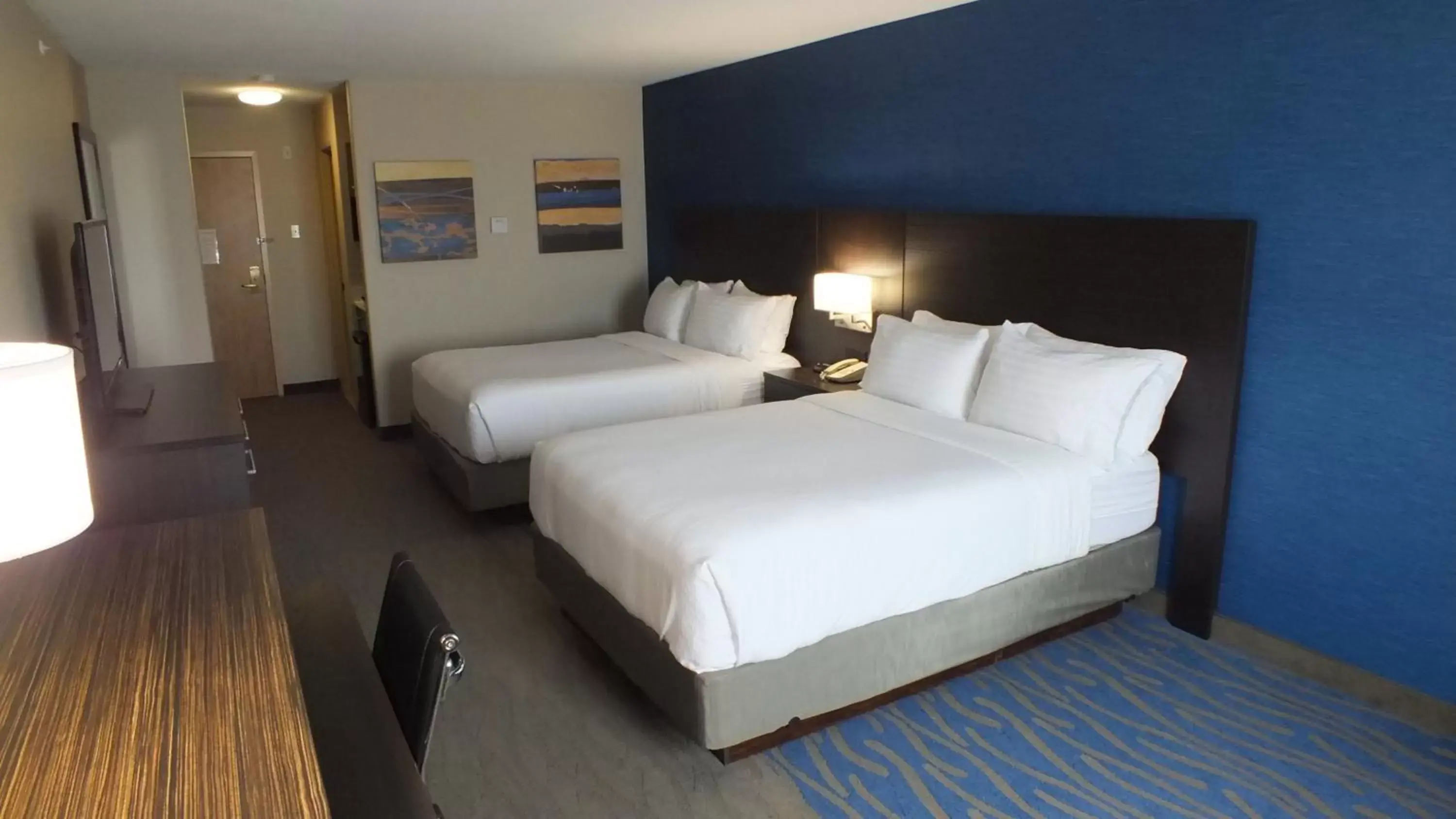 Photo of the whole room, Bed in Holiday Inn Hotel & Suites Regina, an IHG Hotel