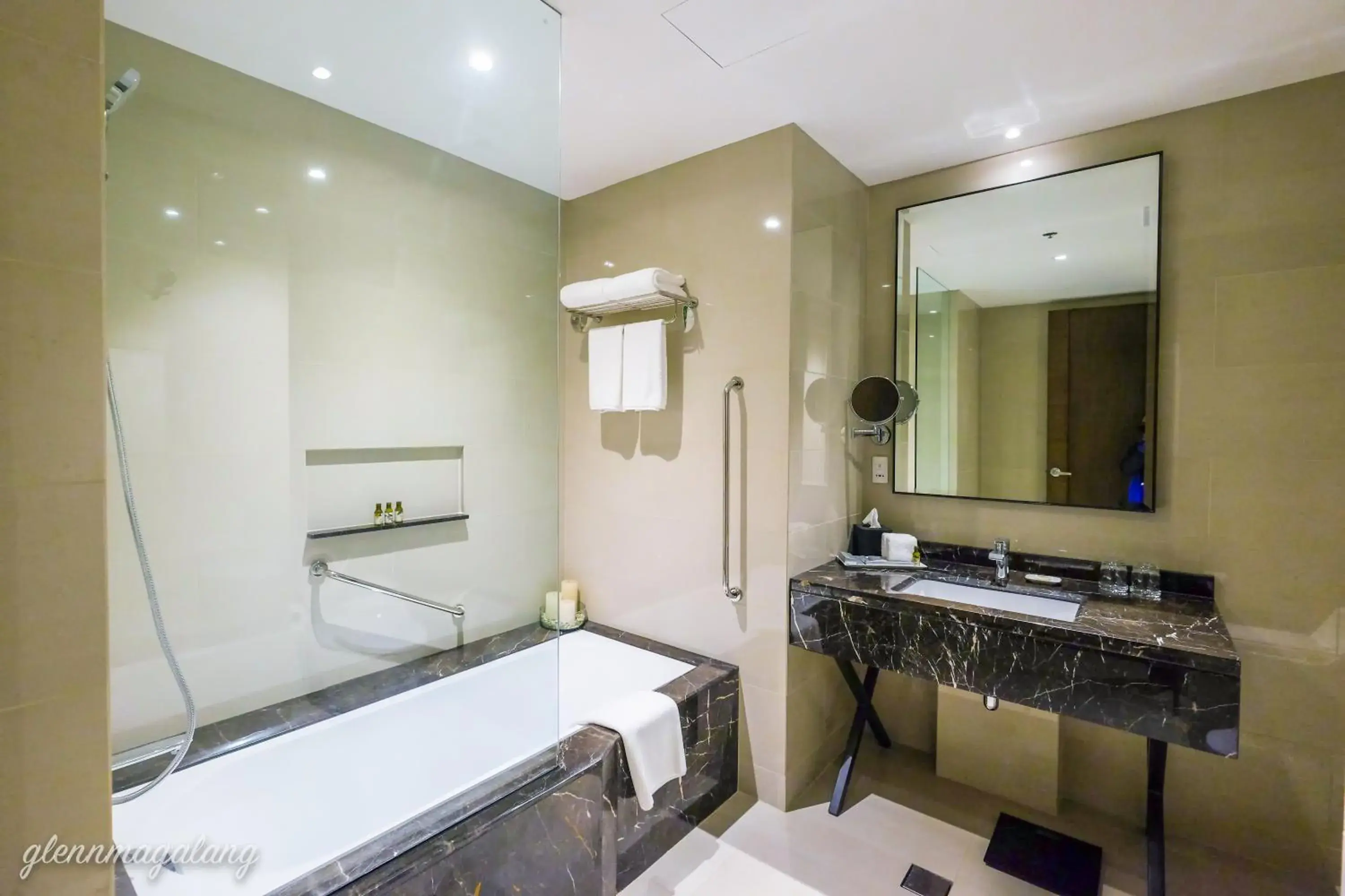 Bathroom, Kitchen/Kitchenette in Somerset Alabang Manila