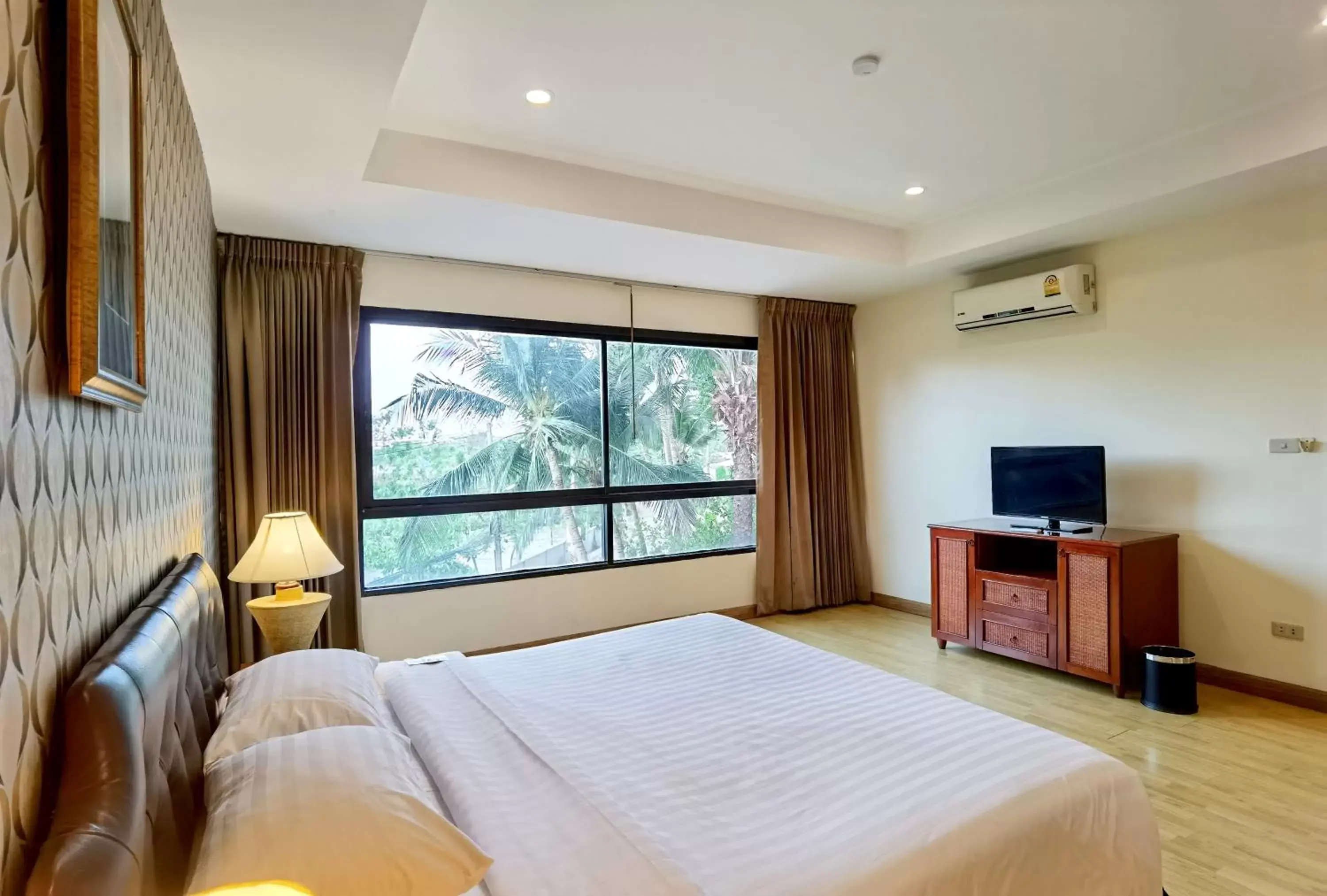 Bed in Nova Park Hotel by Compass Hospitality