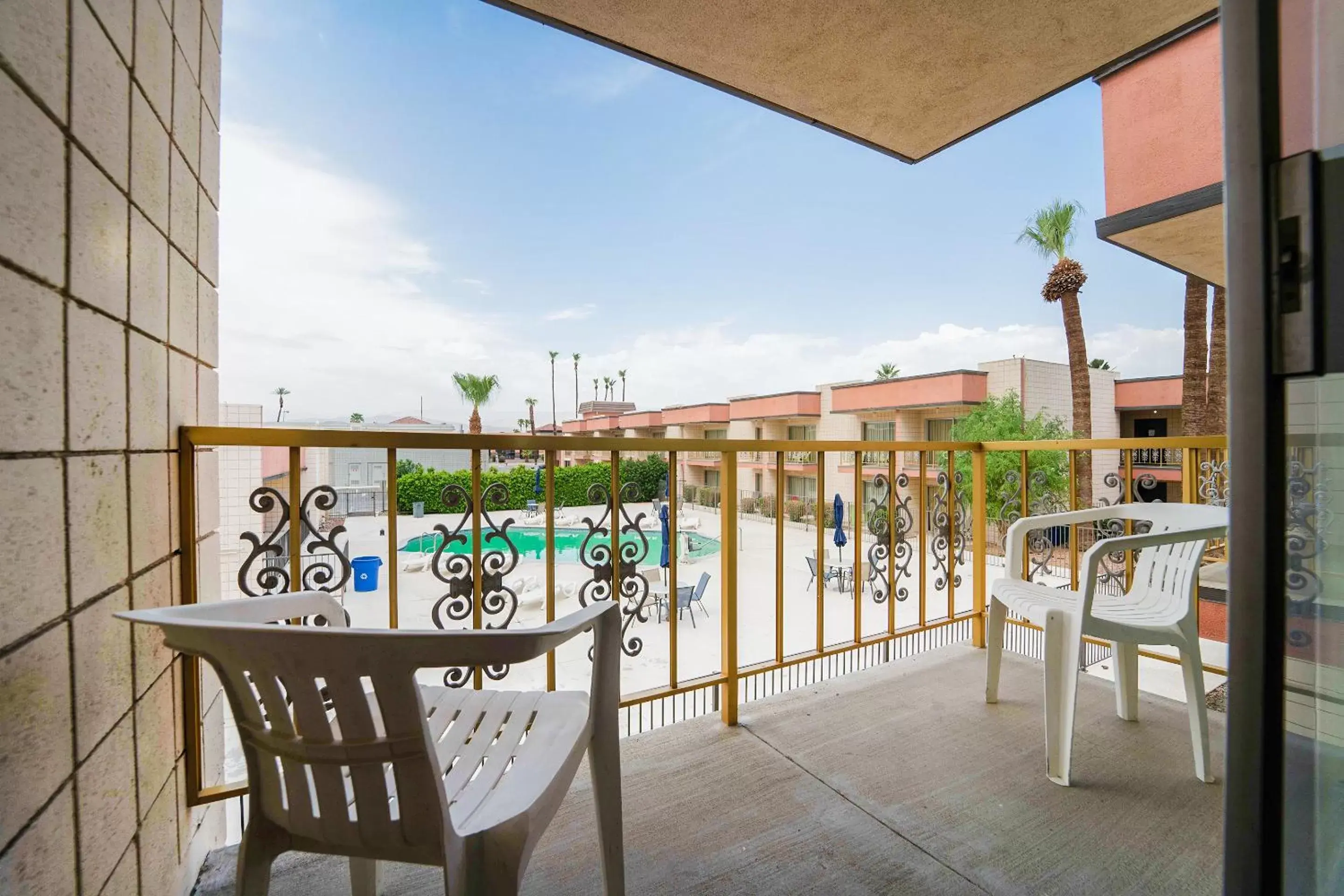 Balcony/Terrace in Royal Plaza Inn Indio