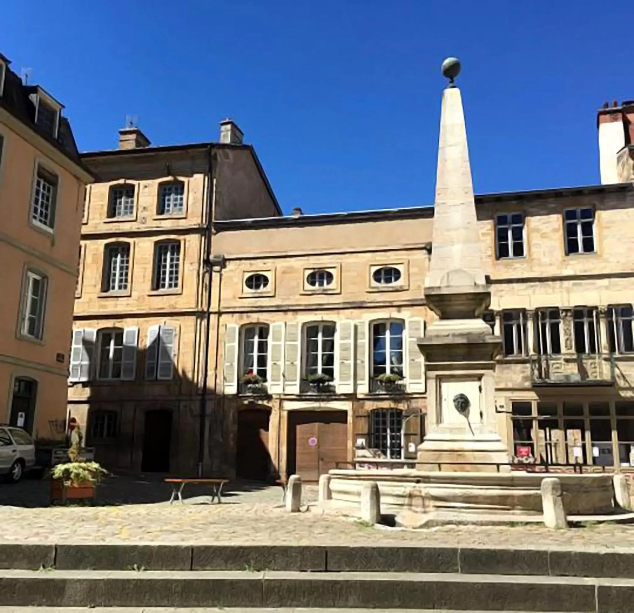 Facade/entrance, Property Building in Maison Romane 1136