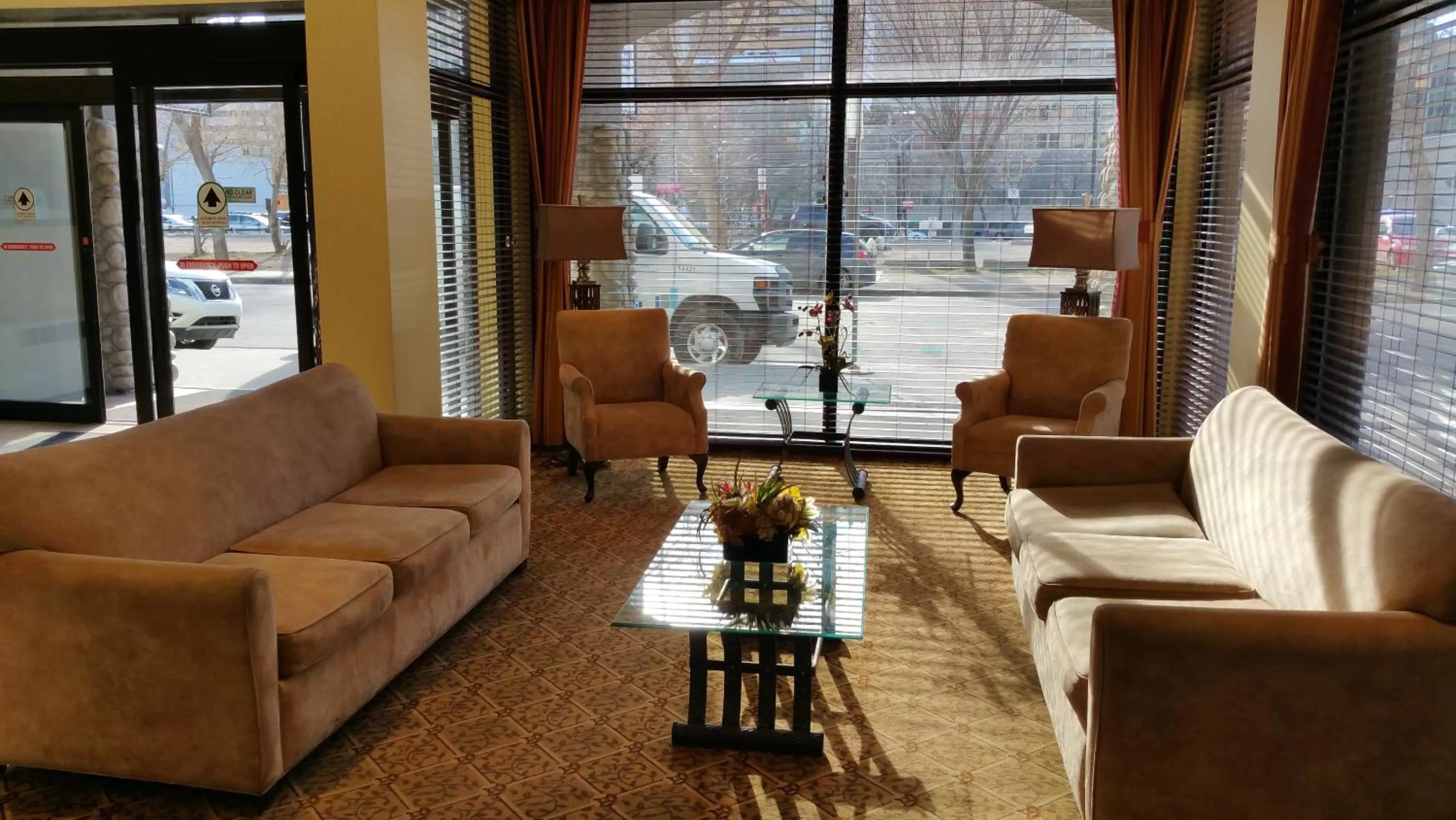 Lobby or reception in Days Inn by Wyndham Edmonton Downtown