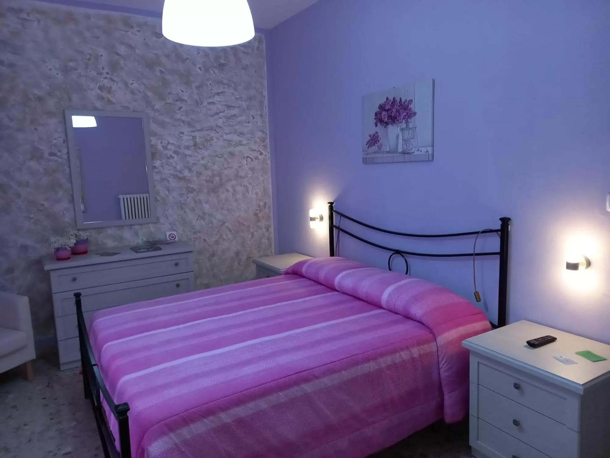 Bedroom, Bed in nAnA'