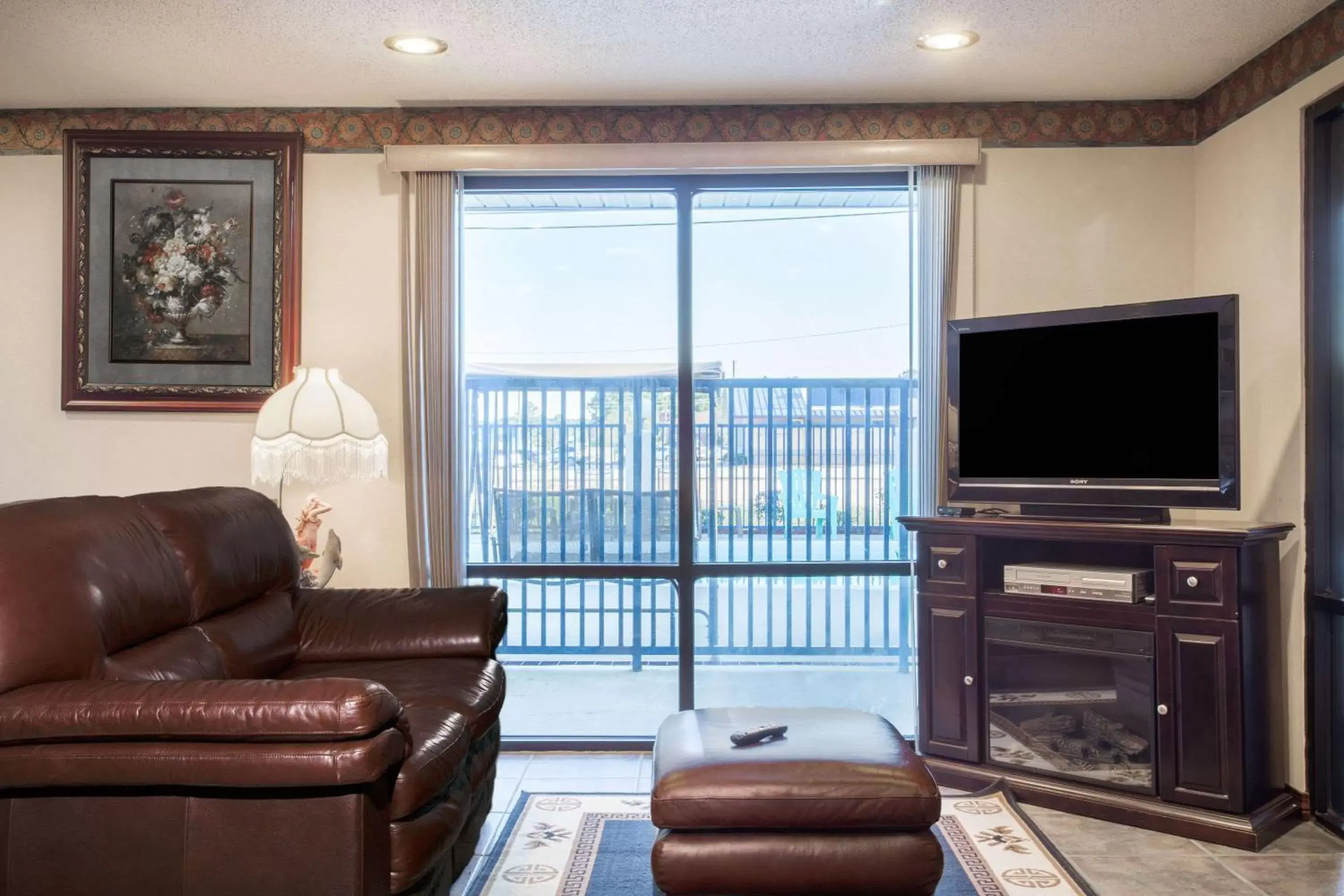 Photo of the whole room in Days Inn by Wyndham Picayune Photo of the whole room in Days Inn by Wyndham Picayune