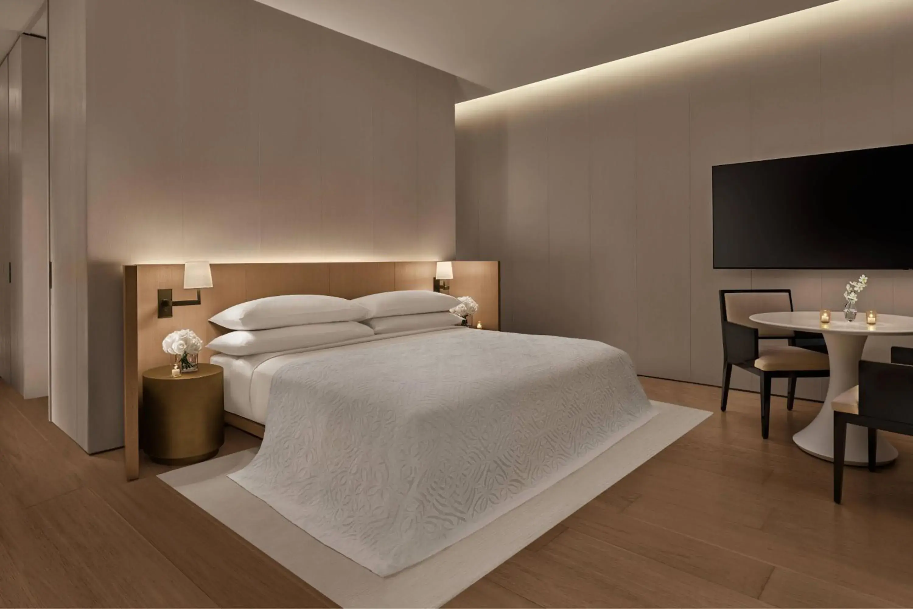 Bedroom, Bed in The Singapore EDITION