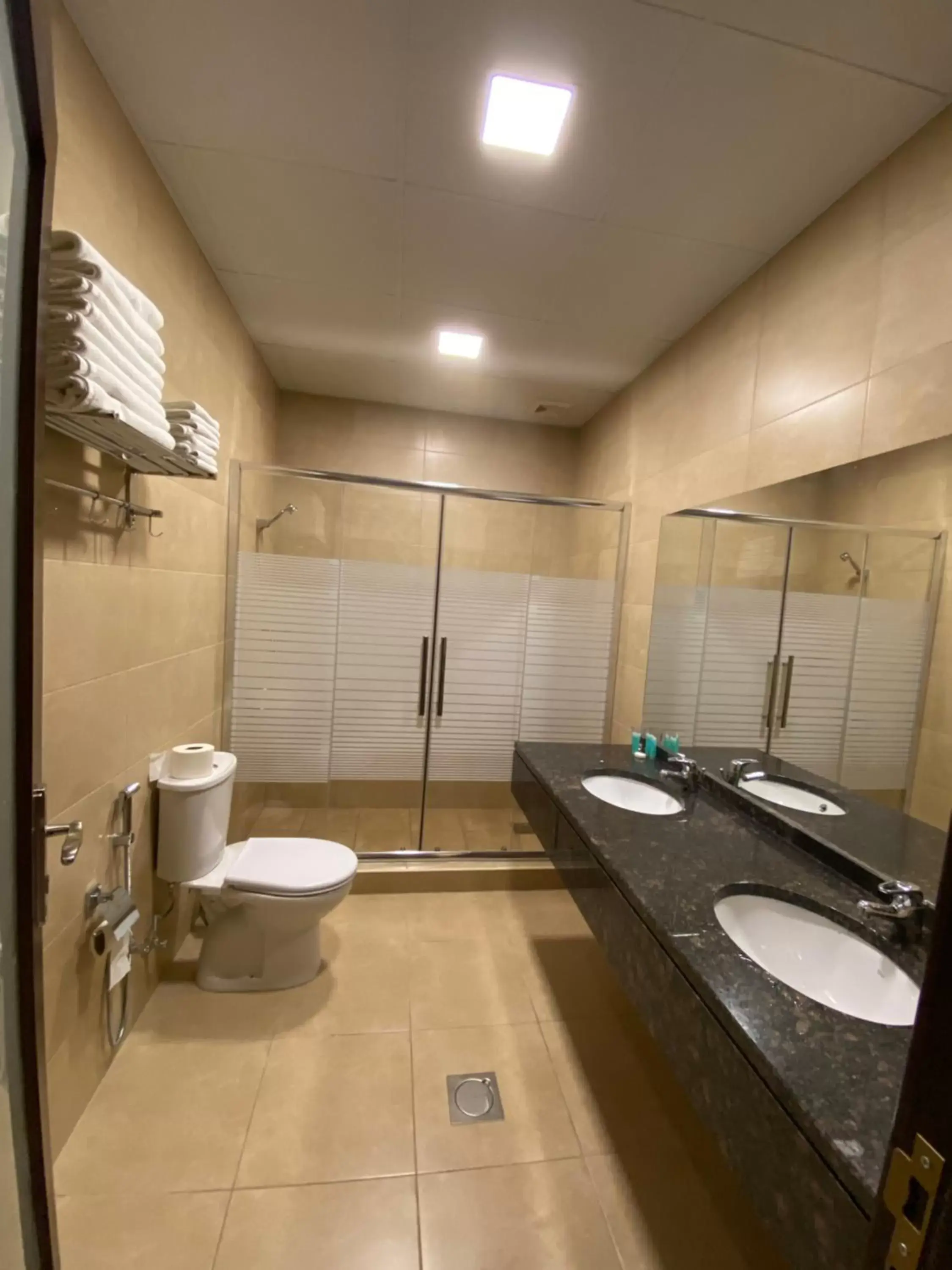 Bathroom in Mosaic City Hotel