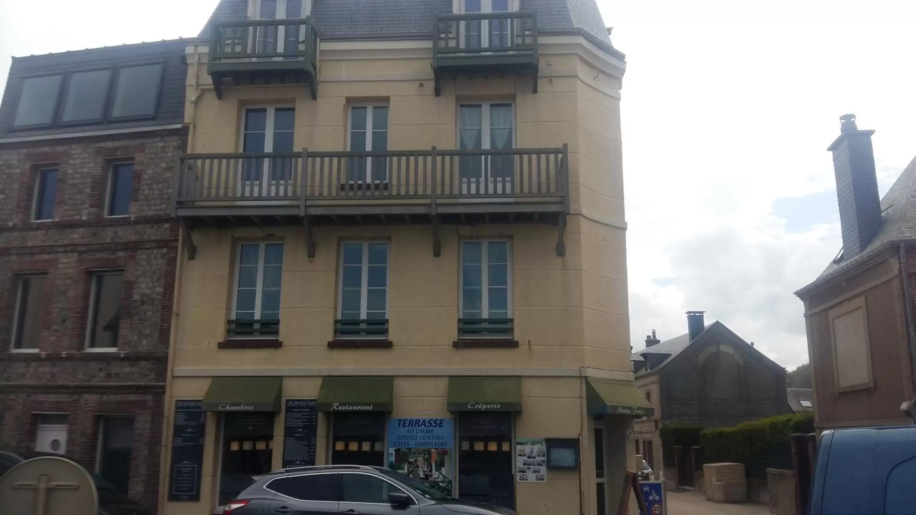 Restaurant/places to eat, Property Building in Les Galets Bleus