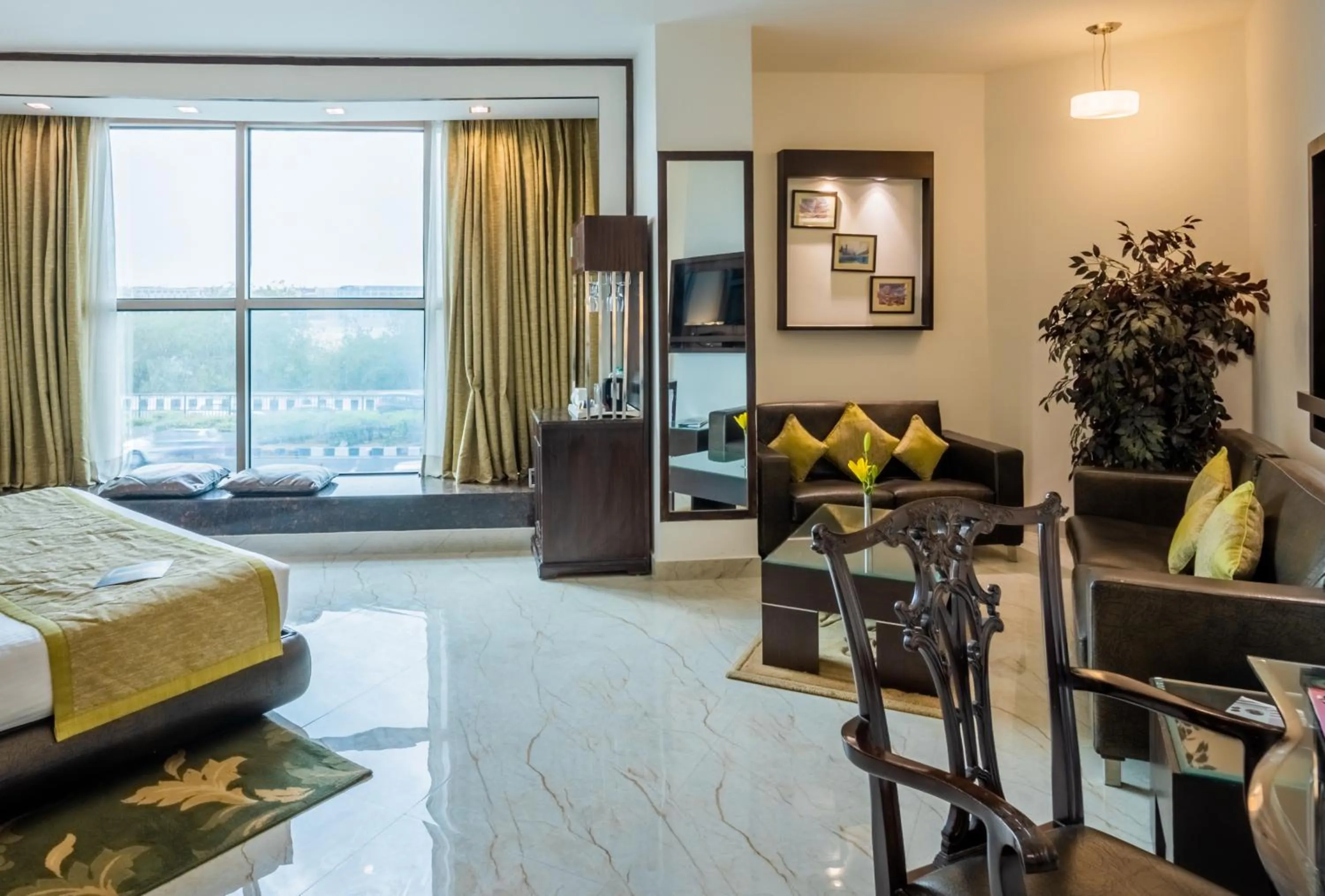 Bedroom, Bed in Hotel Shanti Palace Mahipalpur