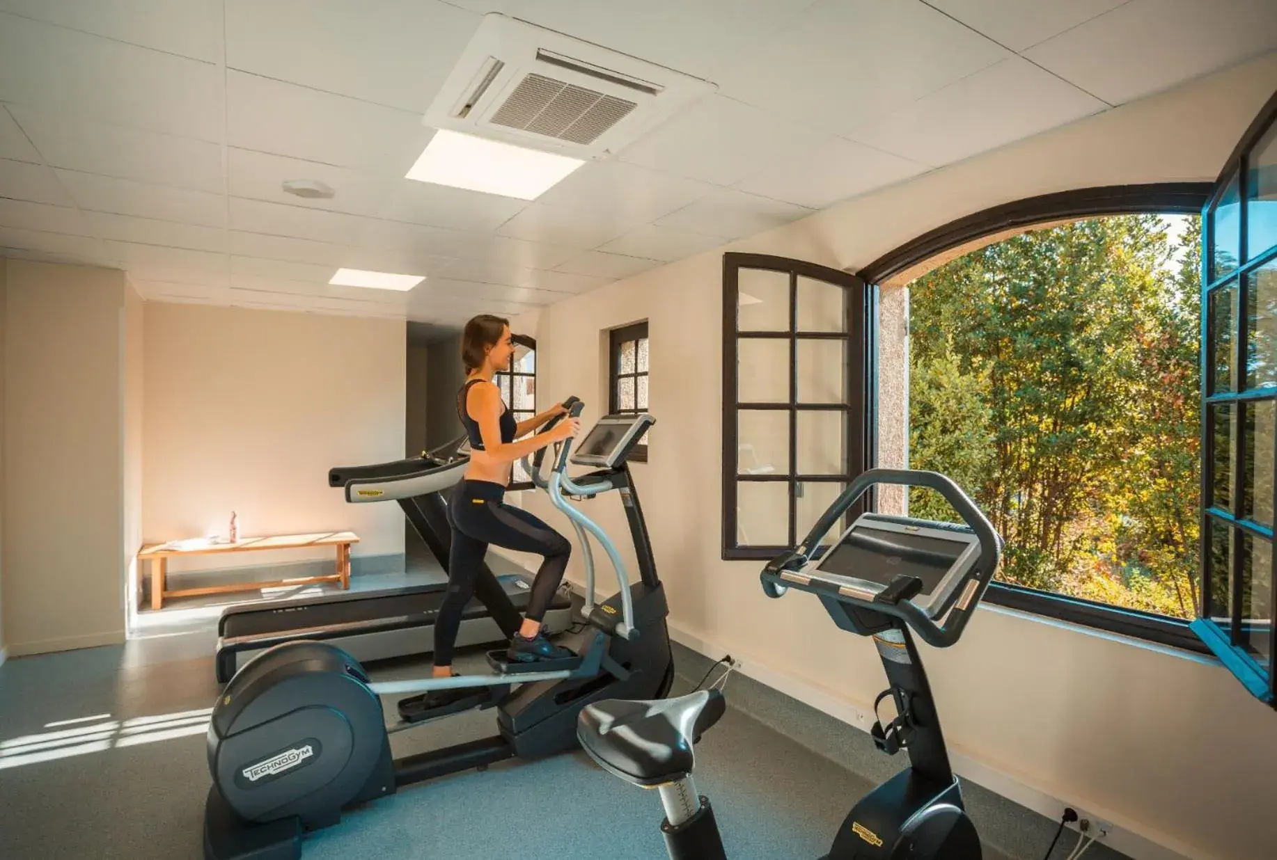 Fitness Center/Facilities in Hotel****Spa & Restaurant Cantemerle