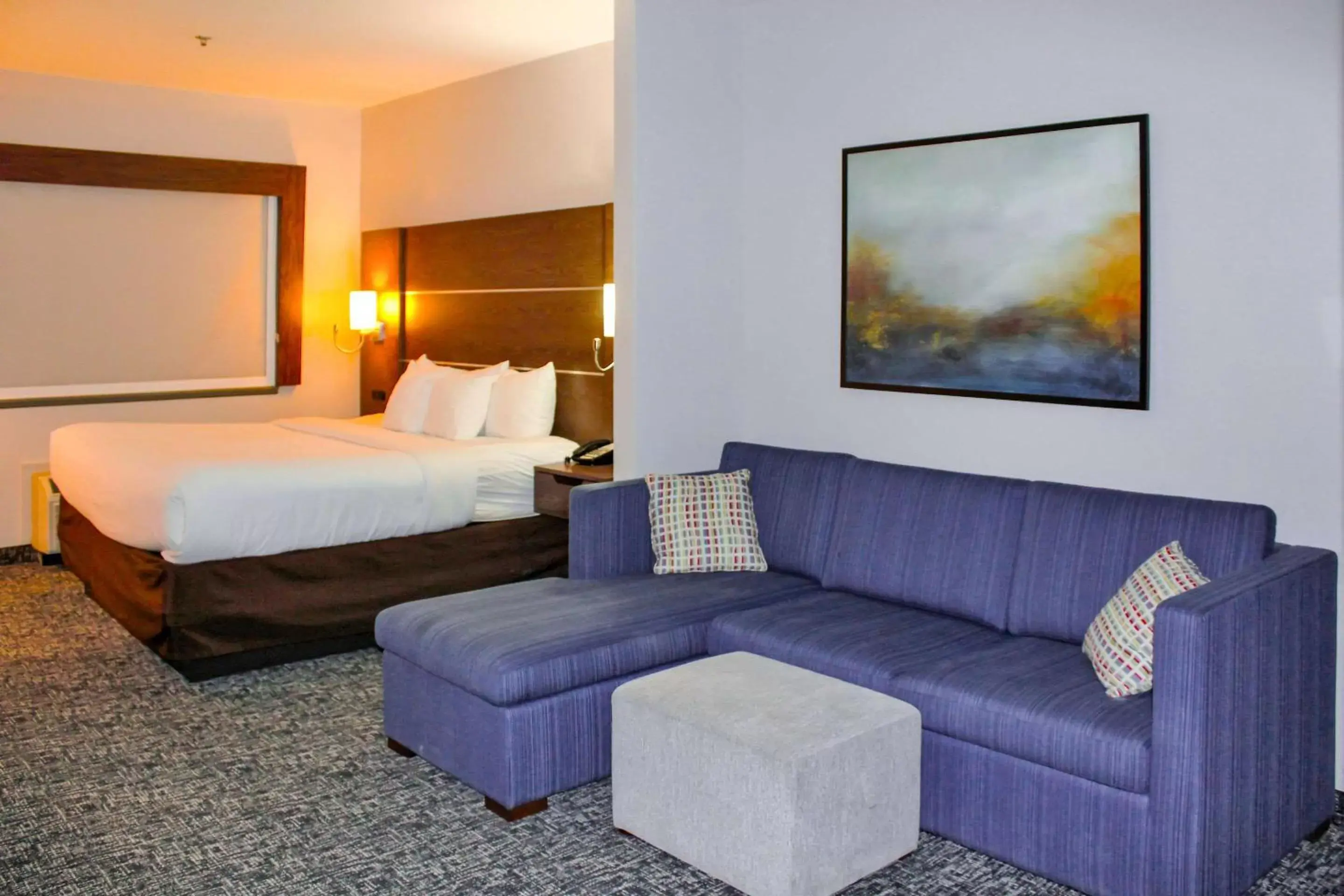 Bedroom in Comfort Inn and Suites Near Lake Guntersville