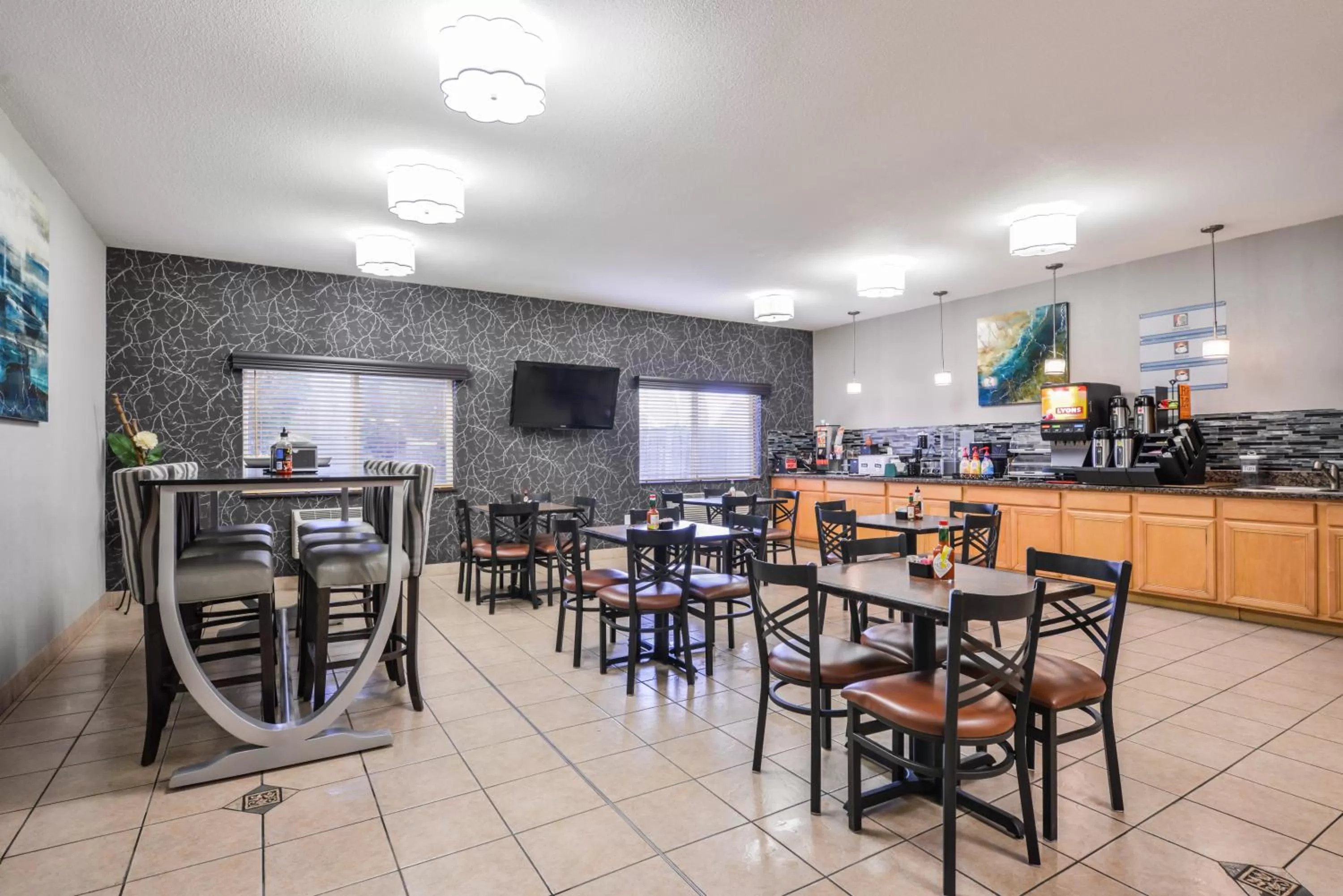 Breakfast in Best Western Newberg Inn