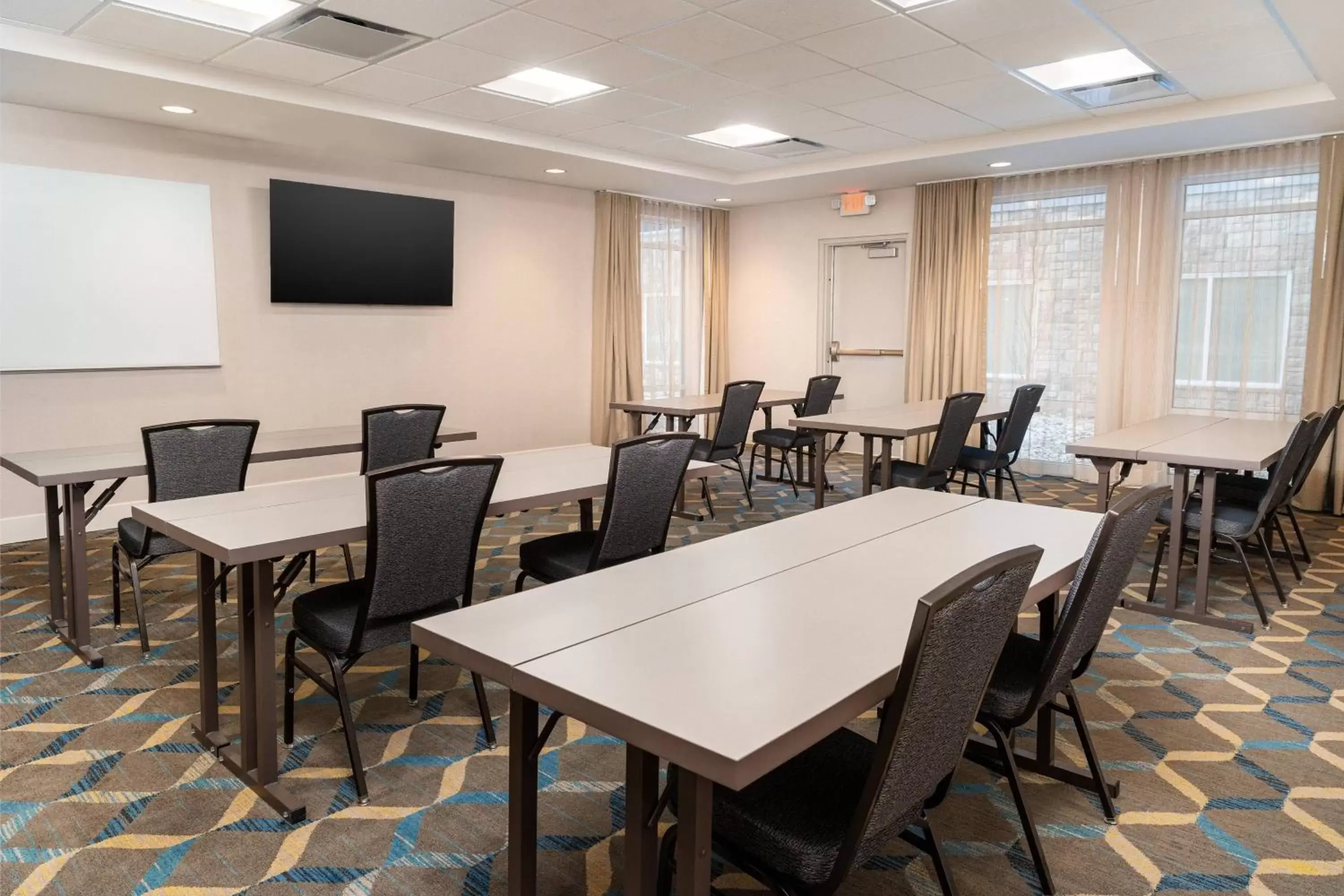 Meeting/conference room, Restaurant/Places to Eat in Residence Inn by Marriott Louisville Old Henry