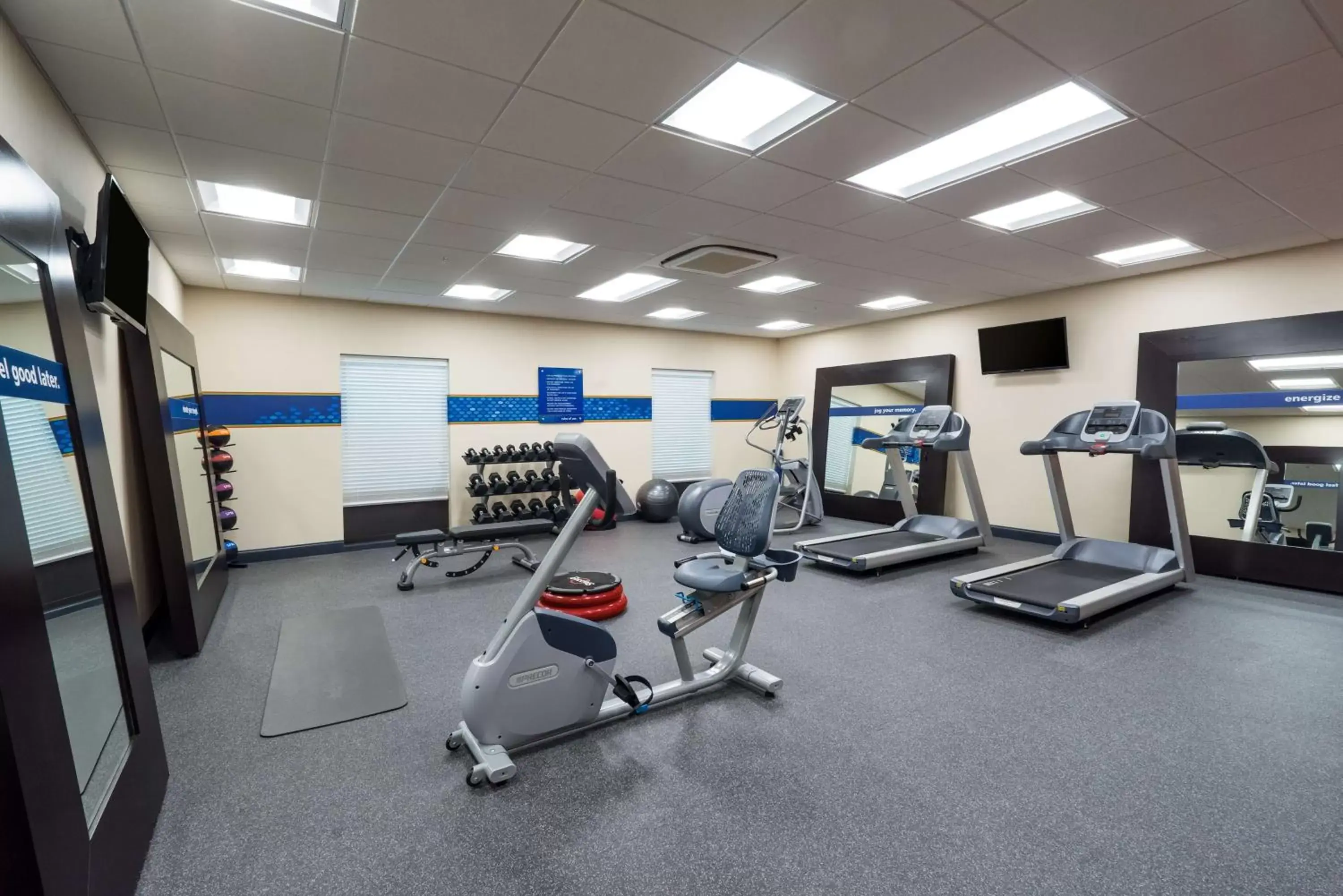 Fitness centre/facilities in Hampton Inn Newport Fitness centre/facilities in Hampton Inn Newport
