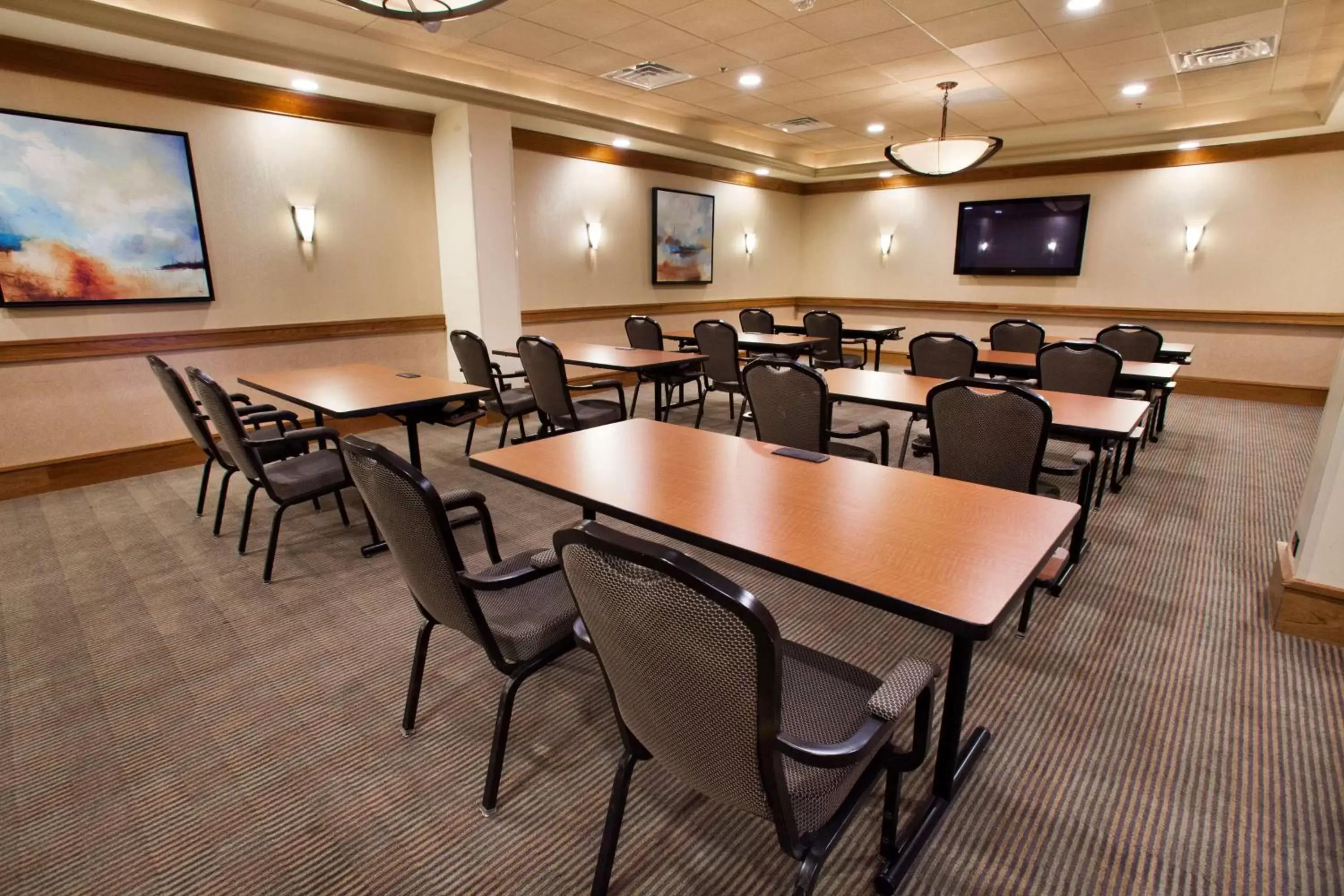 Meeting/conference room in Hilton Suites Chicago/Oakbrook Terrace