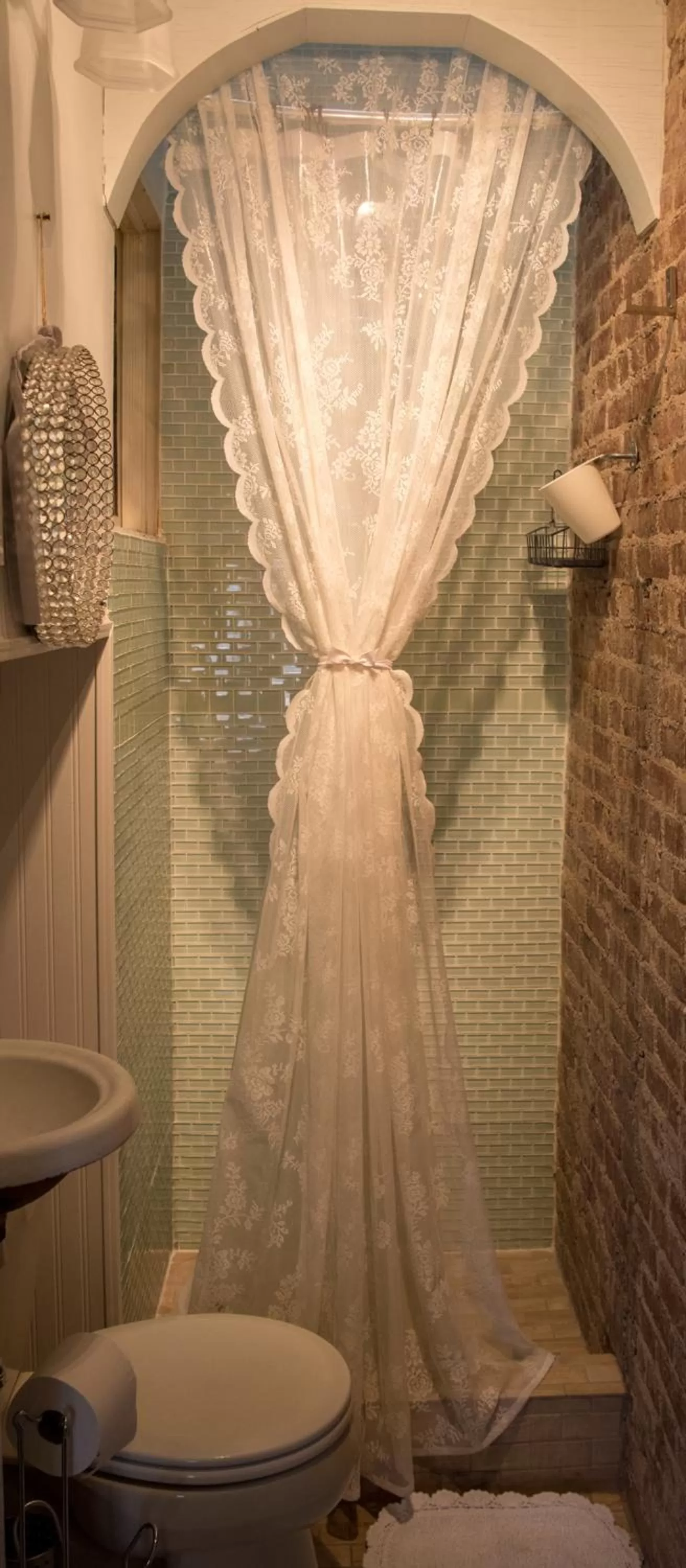 Shower in Harlem Grand