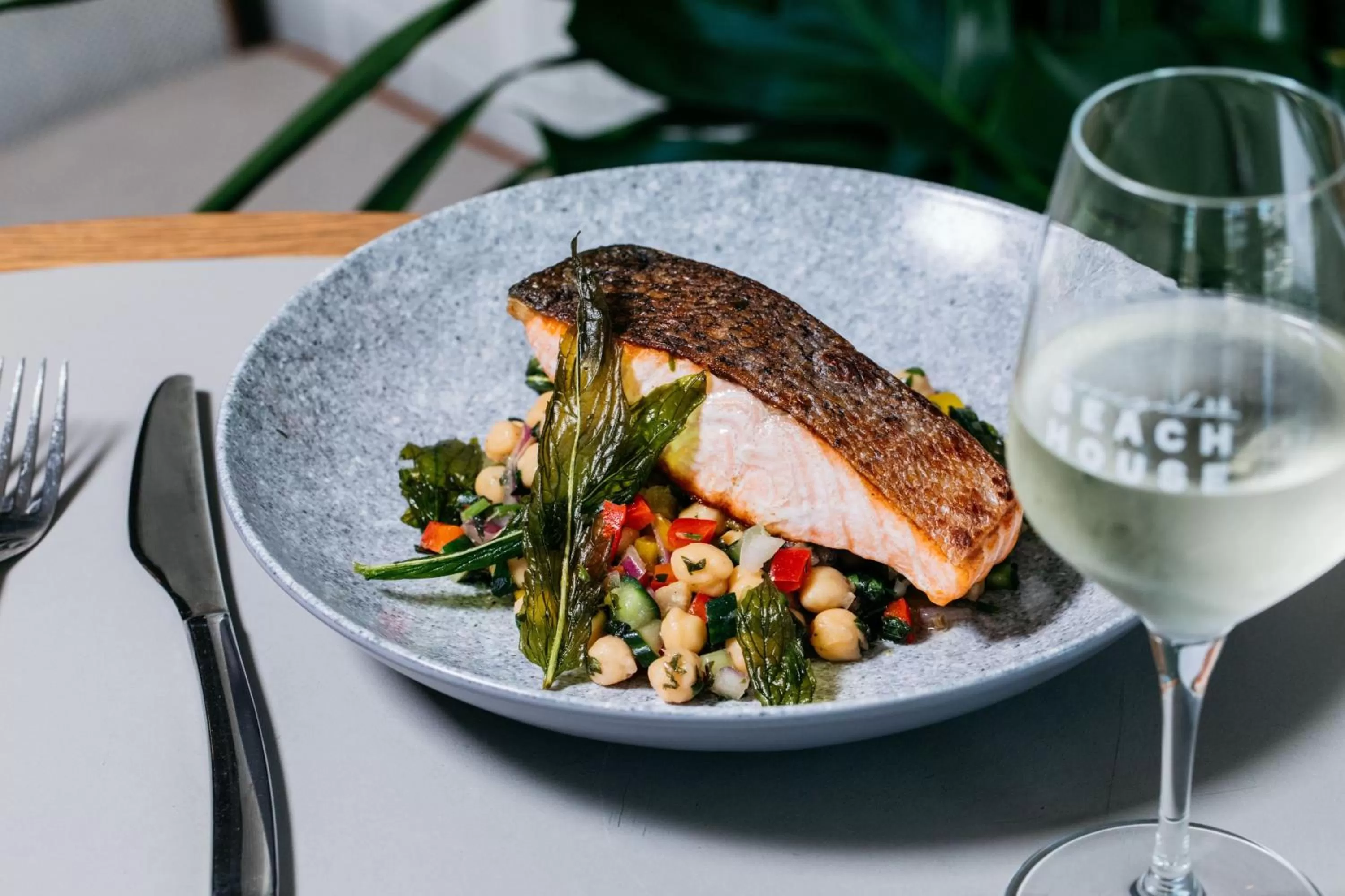 Restaurant/places to eat in Crowne Plaza Terrigal Pacific by IHG