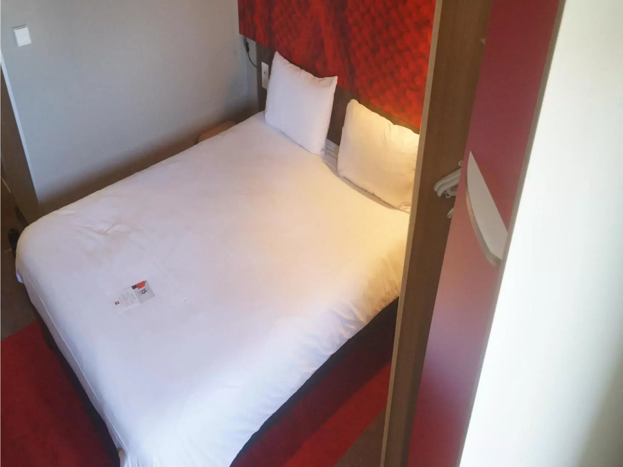 Bed in Ibis Le Havre Sud Harfleur