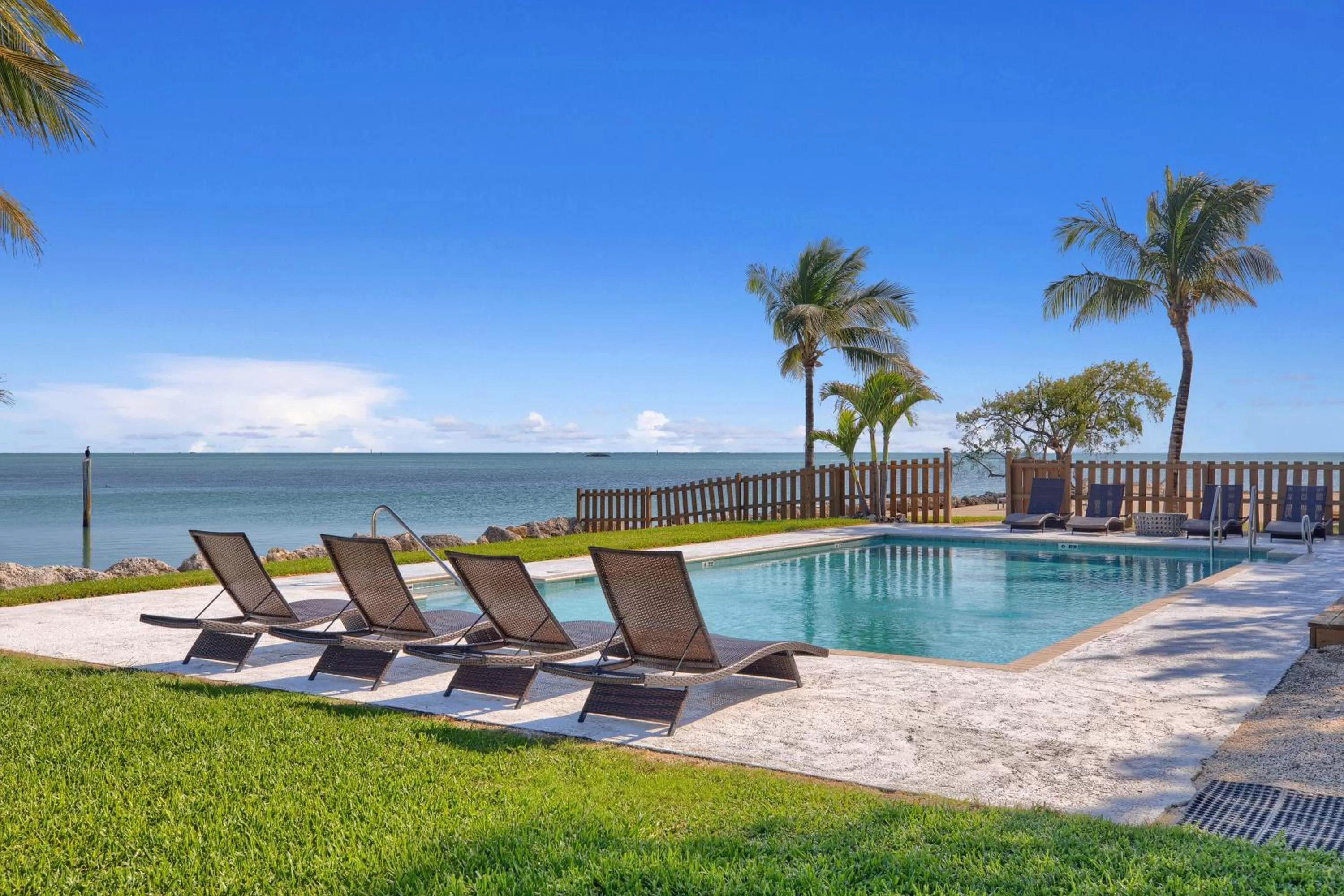 Swimming pool in Seascape Resort & Marina