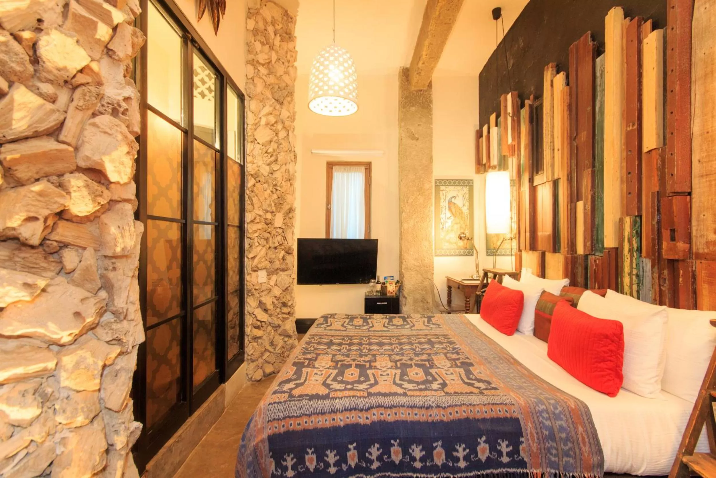 Seating area, Bed in Hotel Casa Lola Deluxe Gallery