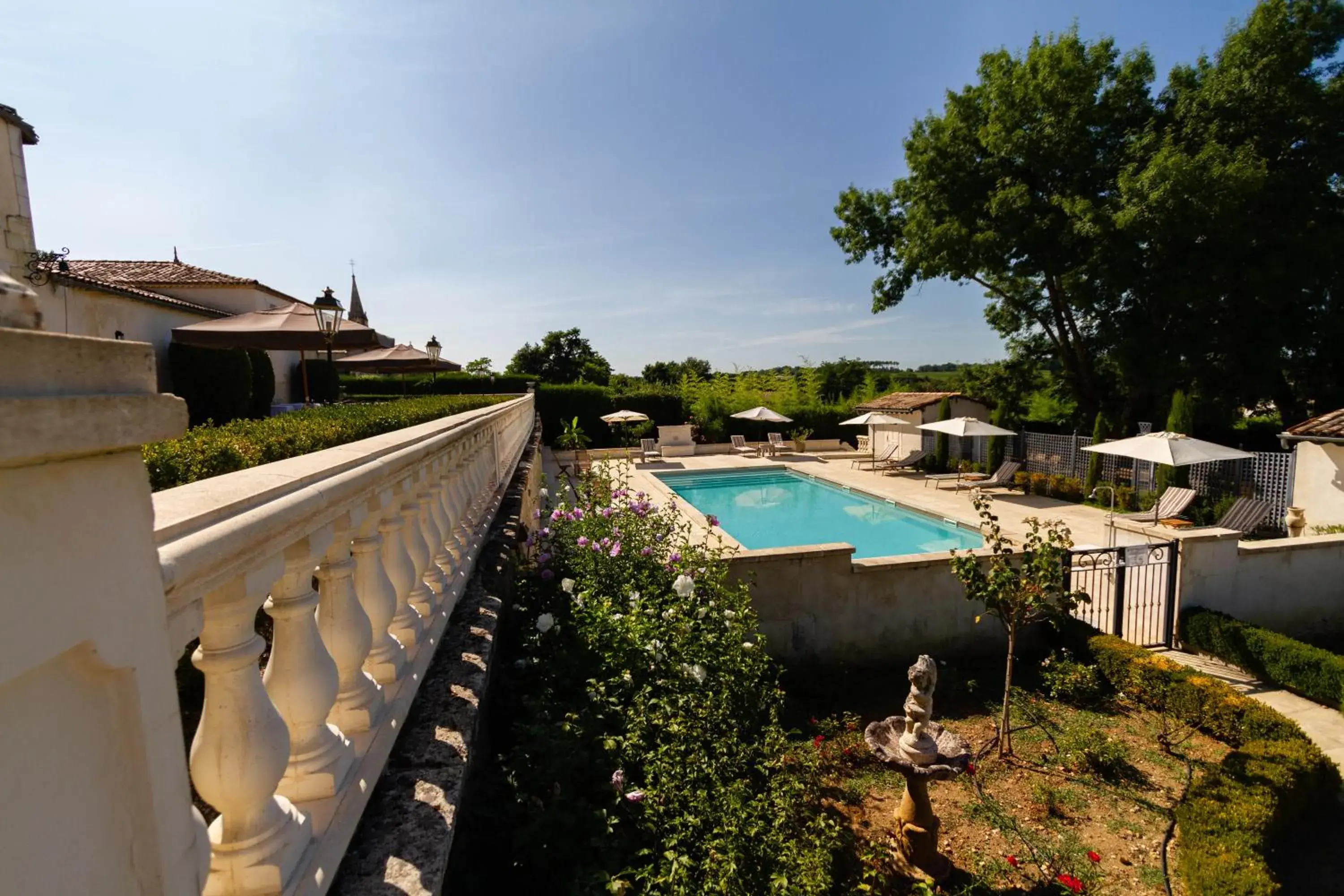 Balcony/Terrace, Pool View in Chateau De Lantic