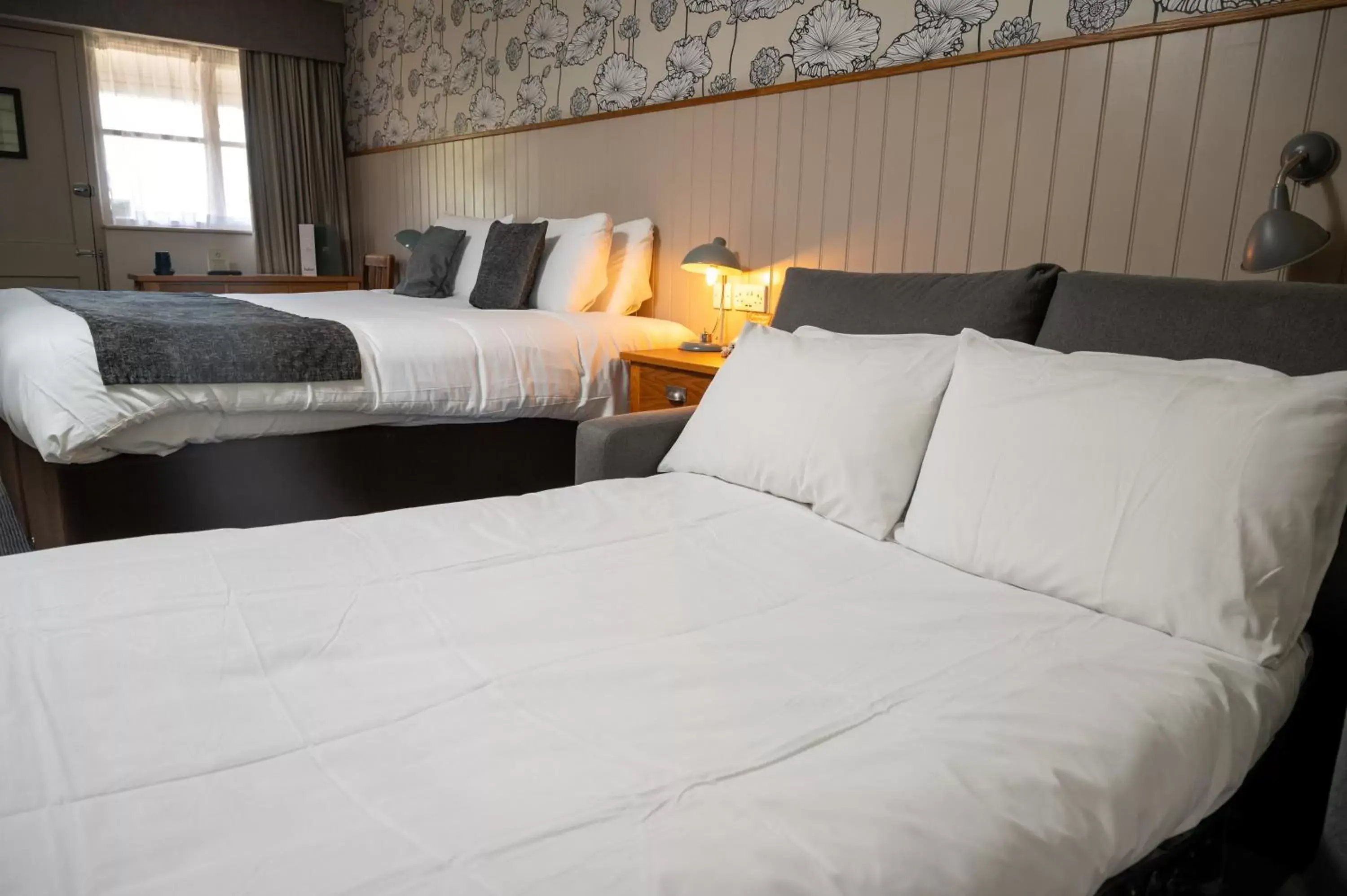 Bedroom, Bed in Cedars Inn by Greene King Inns