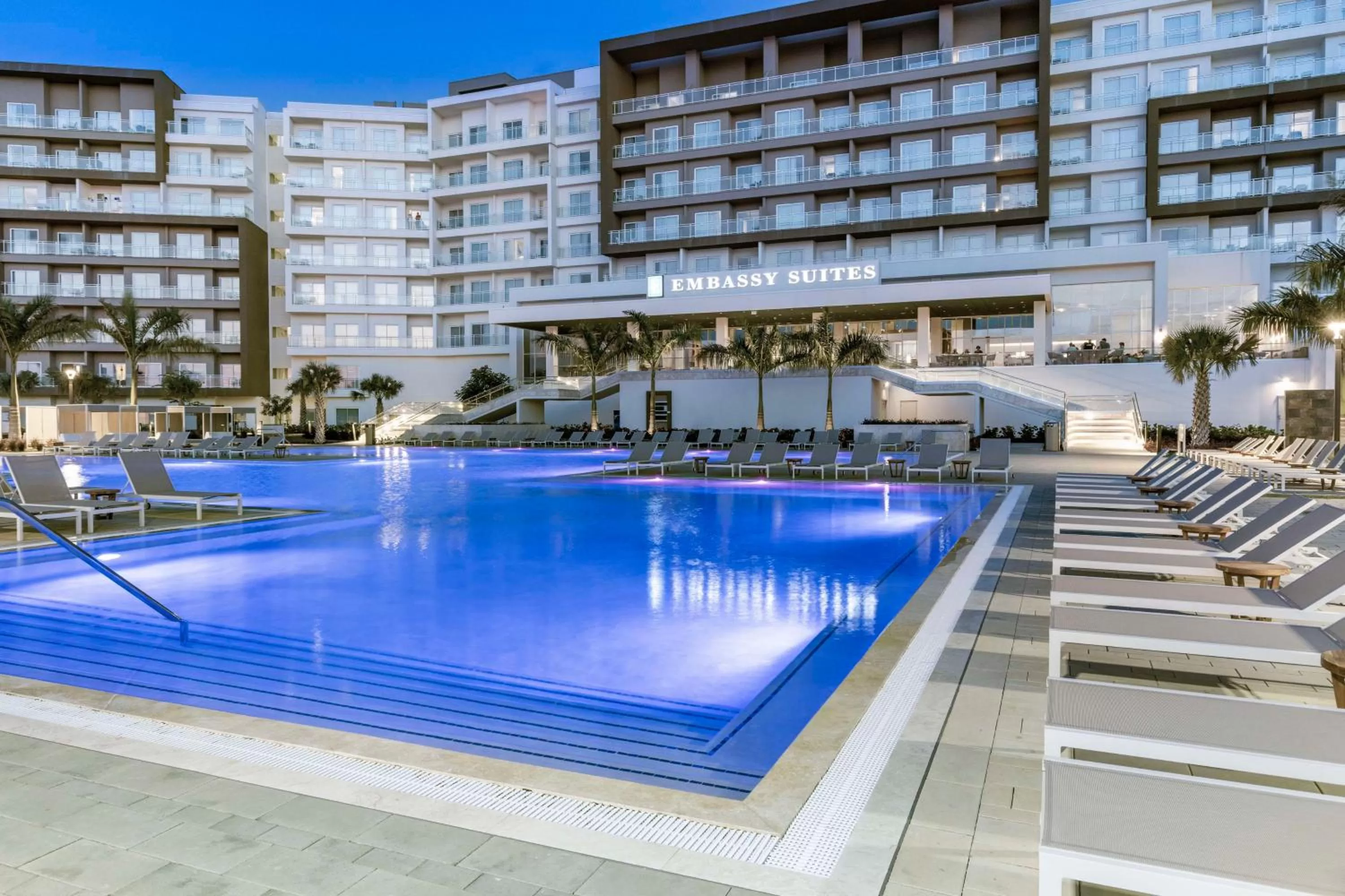 Pool view in Embassy Suites By Hilton Aruba Beach Resort