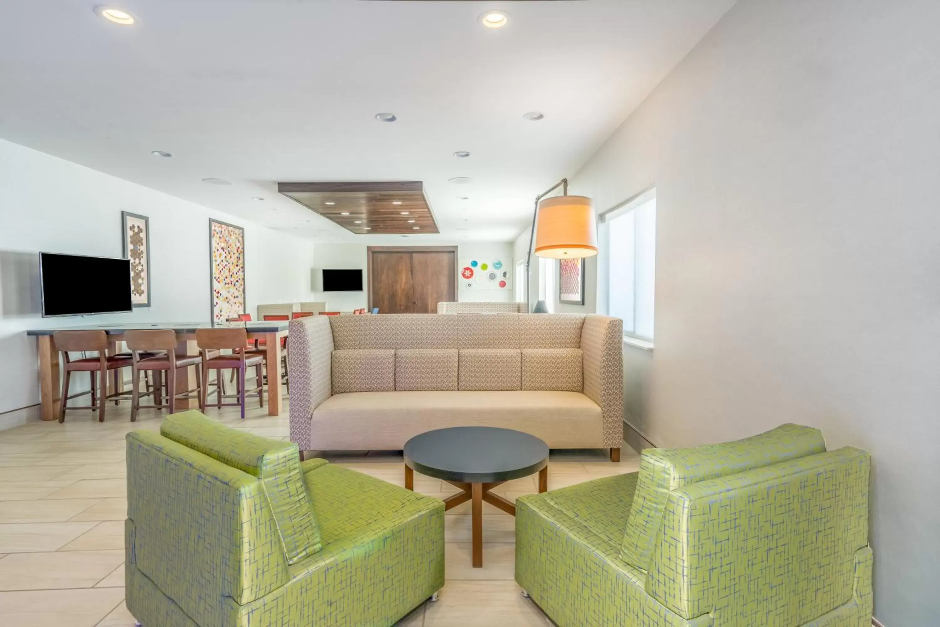 Property building in Holiday Inn Express Hotel Howe / Sturgis by IHG Property building in Holiday Inn Express Hotel Howe / Sturgis by IHG