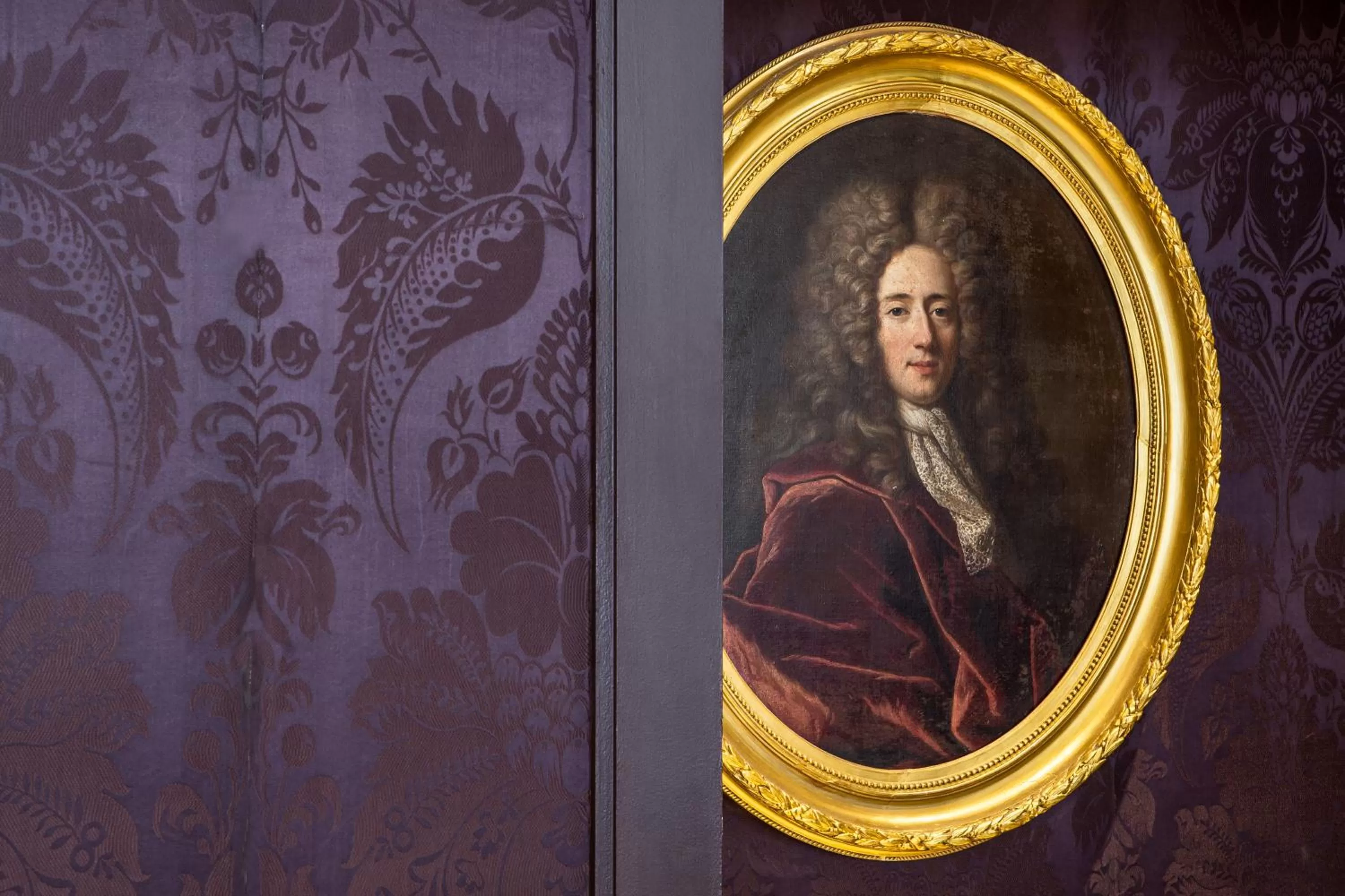 Decorative detail in Hôtel Mansart - Esprit de France