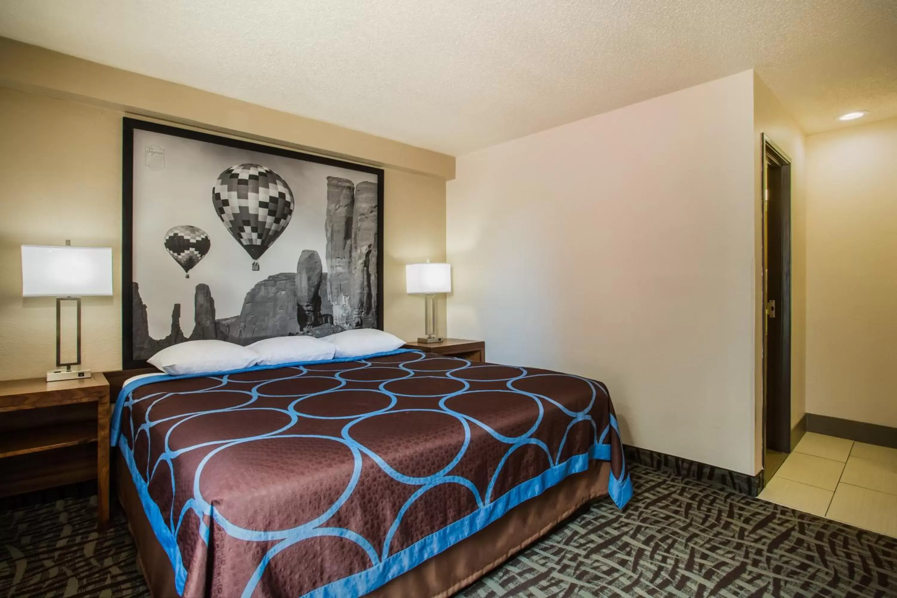 Property building, Bed in Super 8 by Wyndham Flagstaff