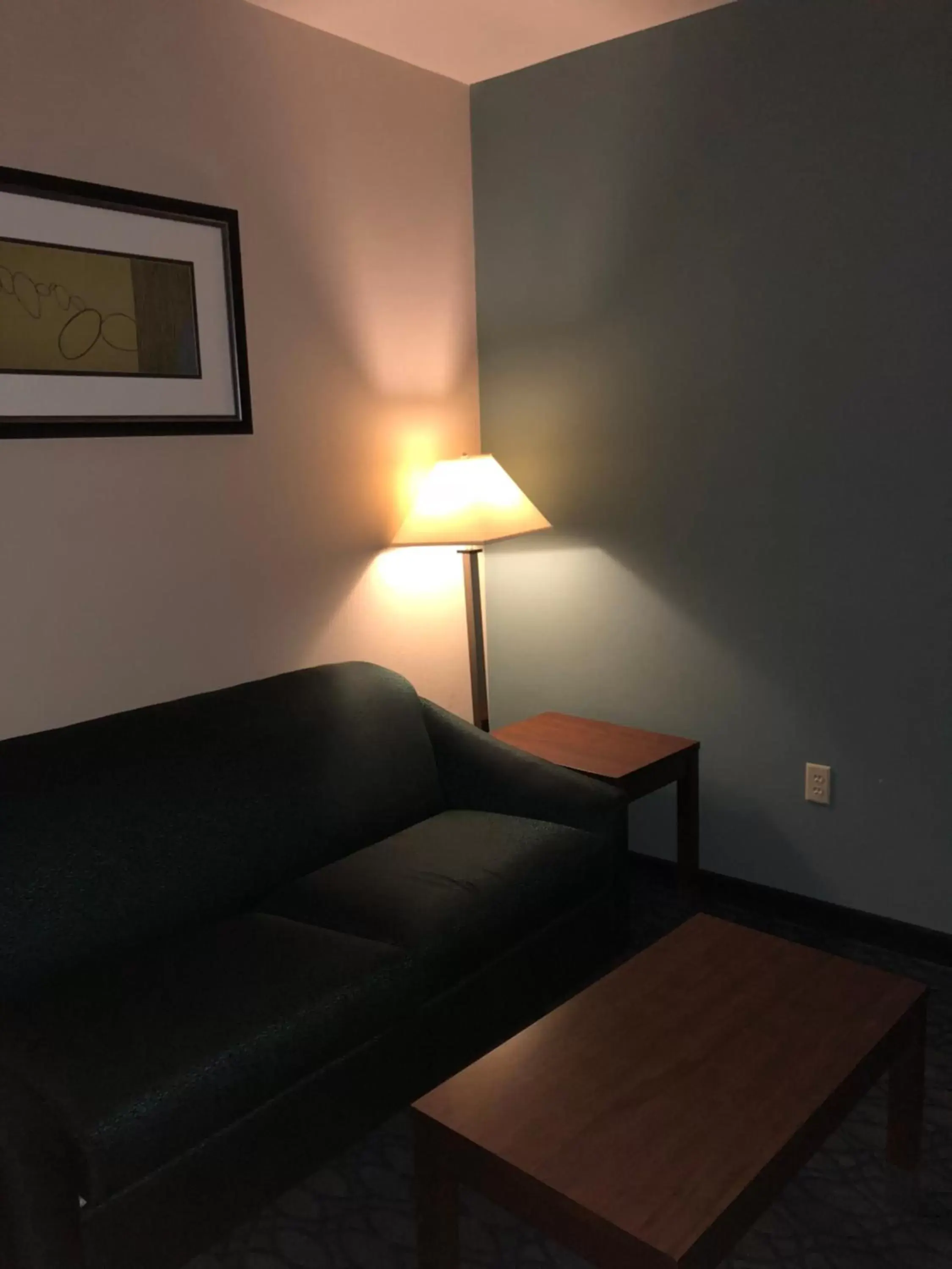 Seating Area in Countryview Inn & Suites