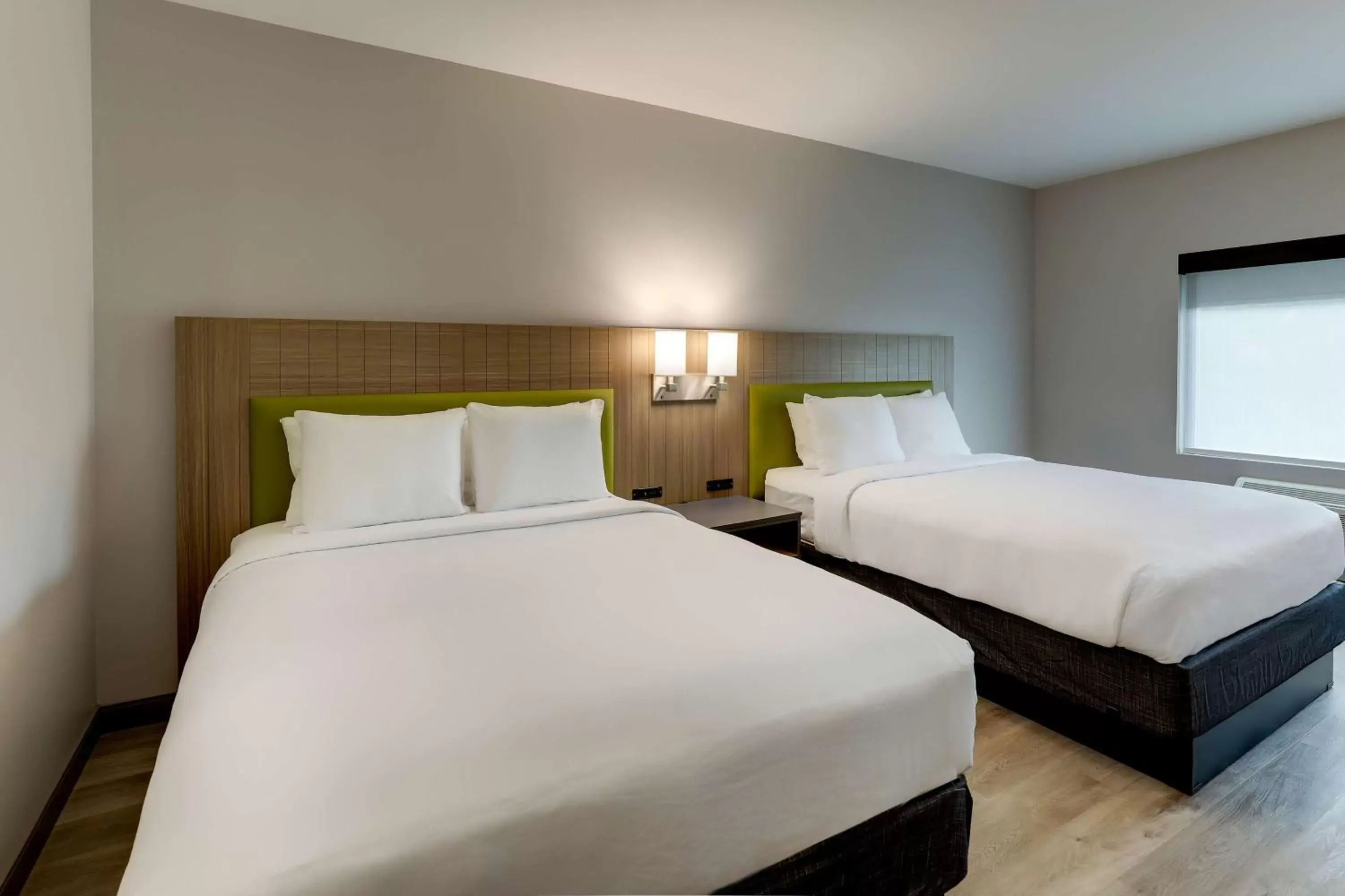 Bedroom, Bed in Country Inn & Suites by Radisson, Cumming, GA