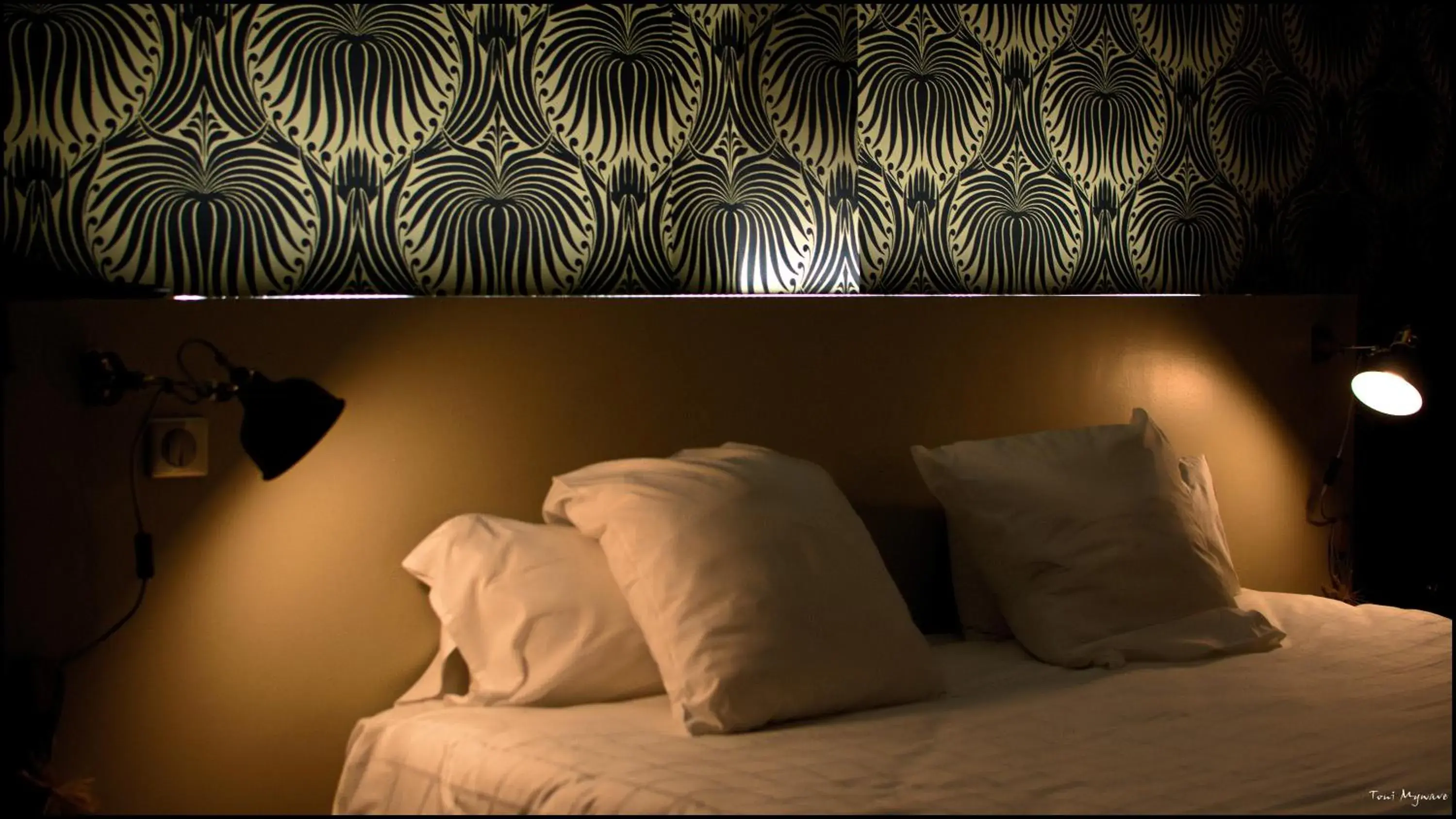 Bedroom in Hotel Le Moulin de Moissac
