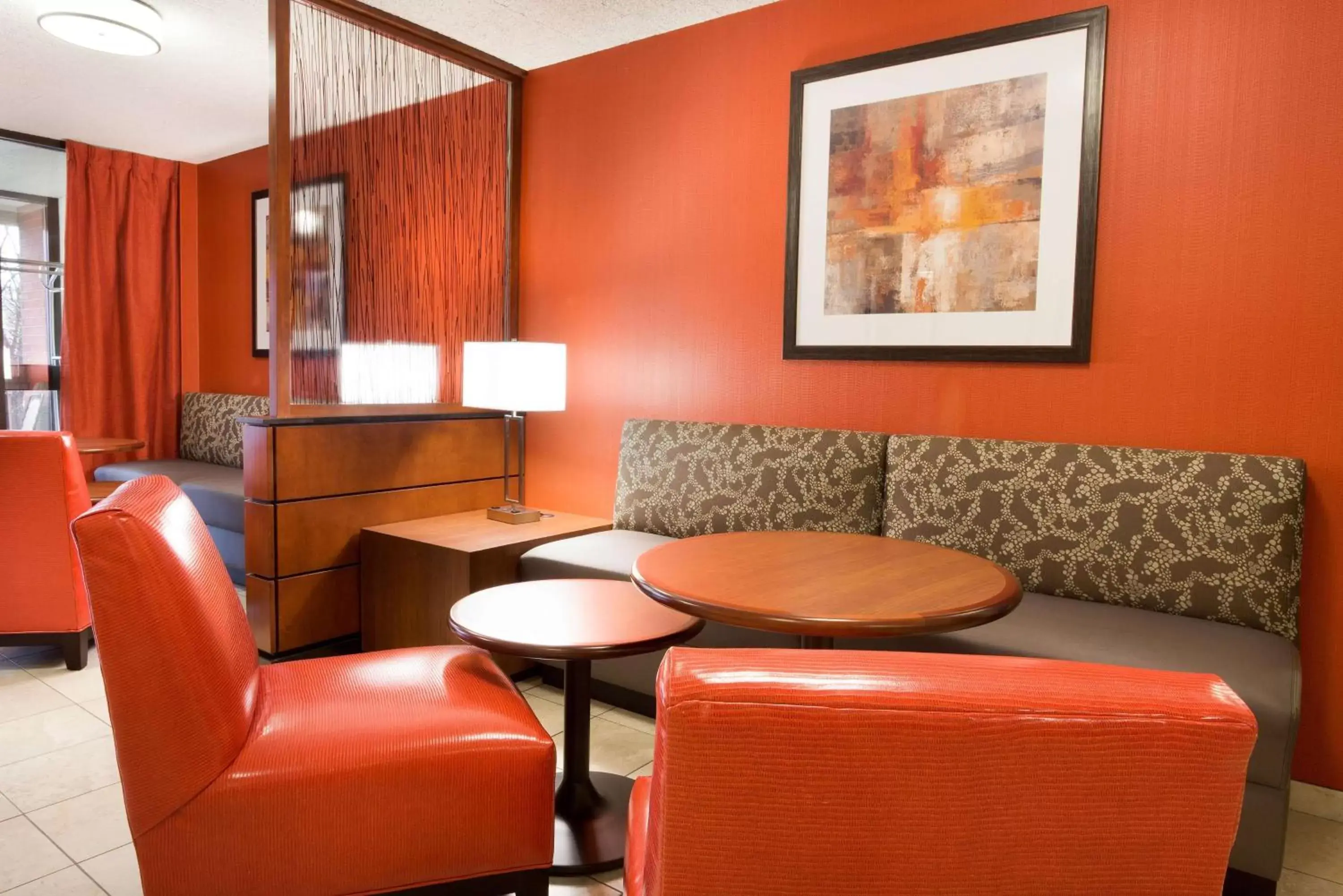 Lobby or reception, Seating Area in Drury Inn & Suites St. Louis Airport