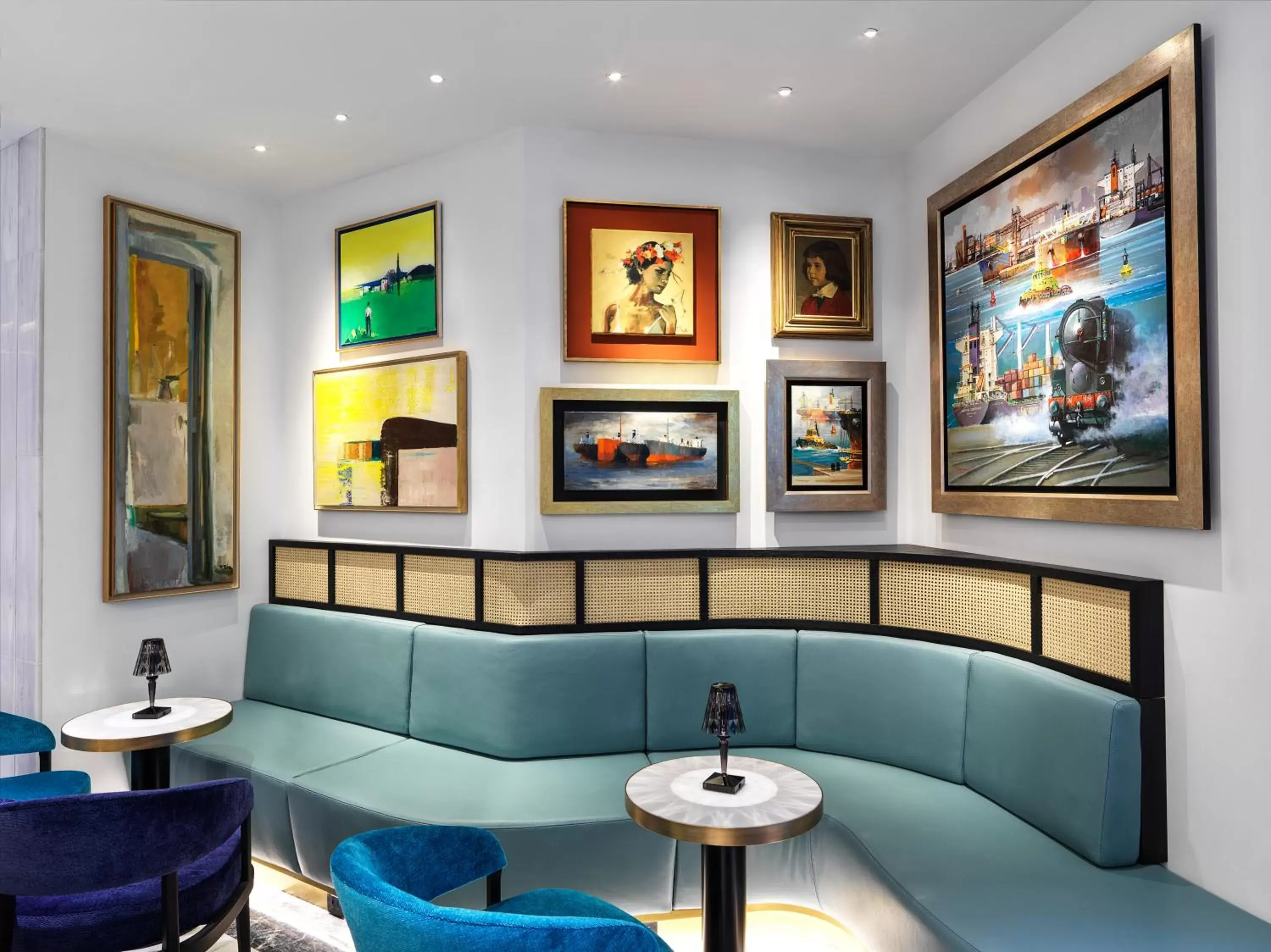 Lounge or bar, Seating Area in Athens Capital Center Hotel - MGallery Collection