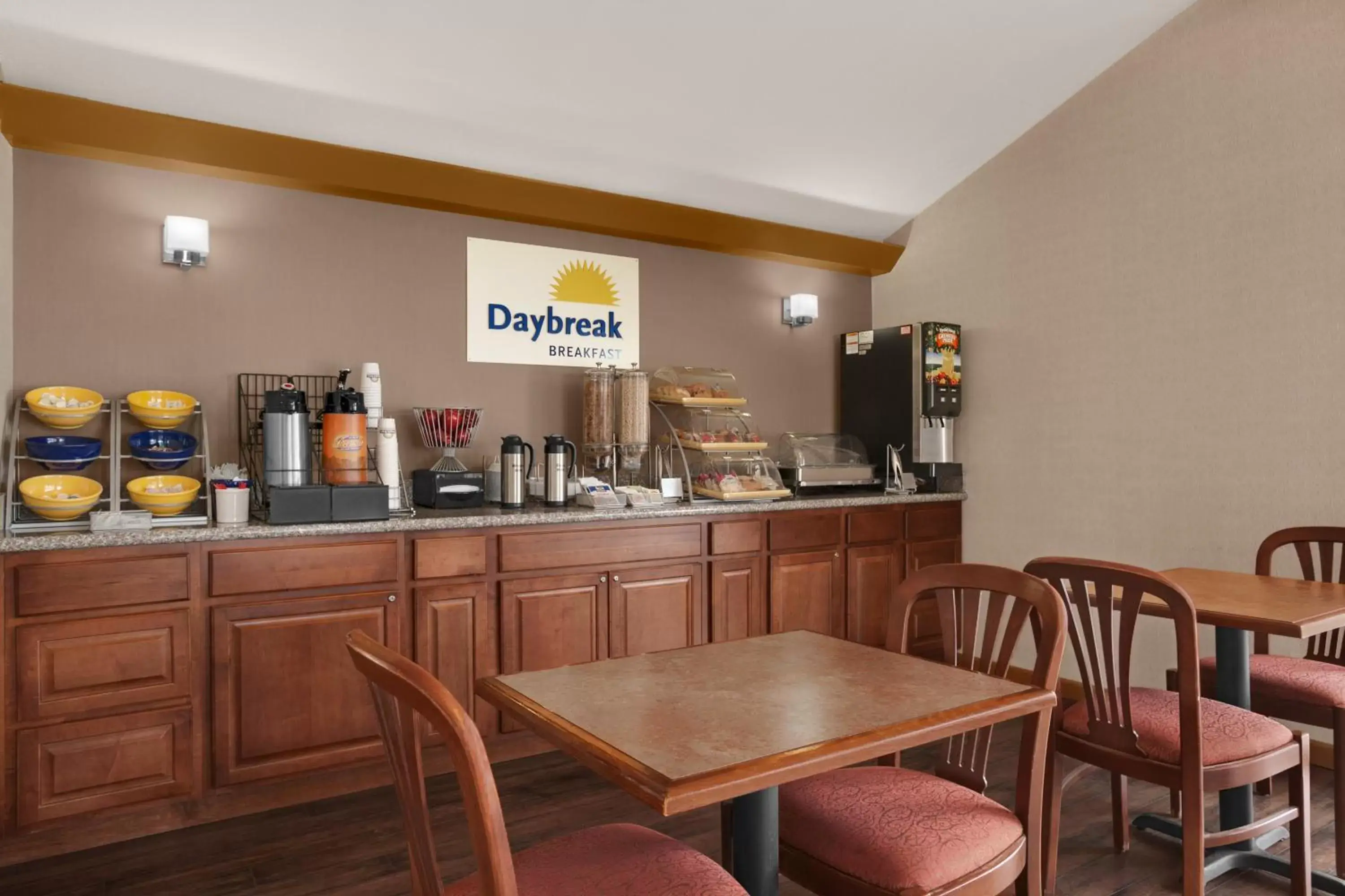 Restaurant/Places to Eat in Days Inn by Wyndham Middletown
