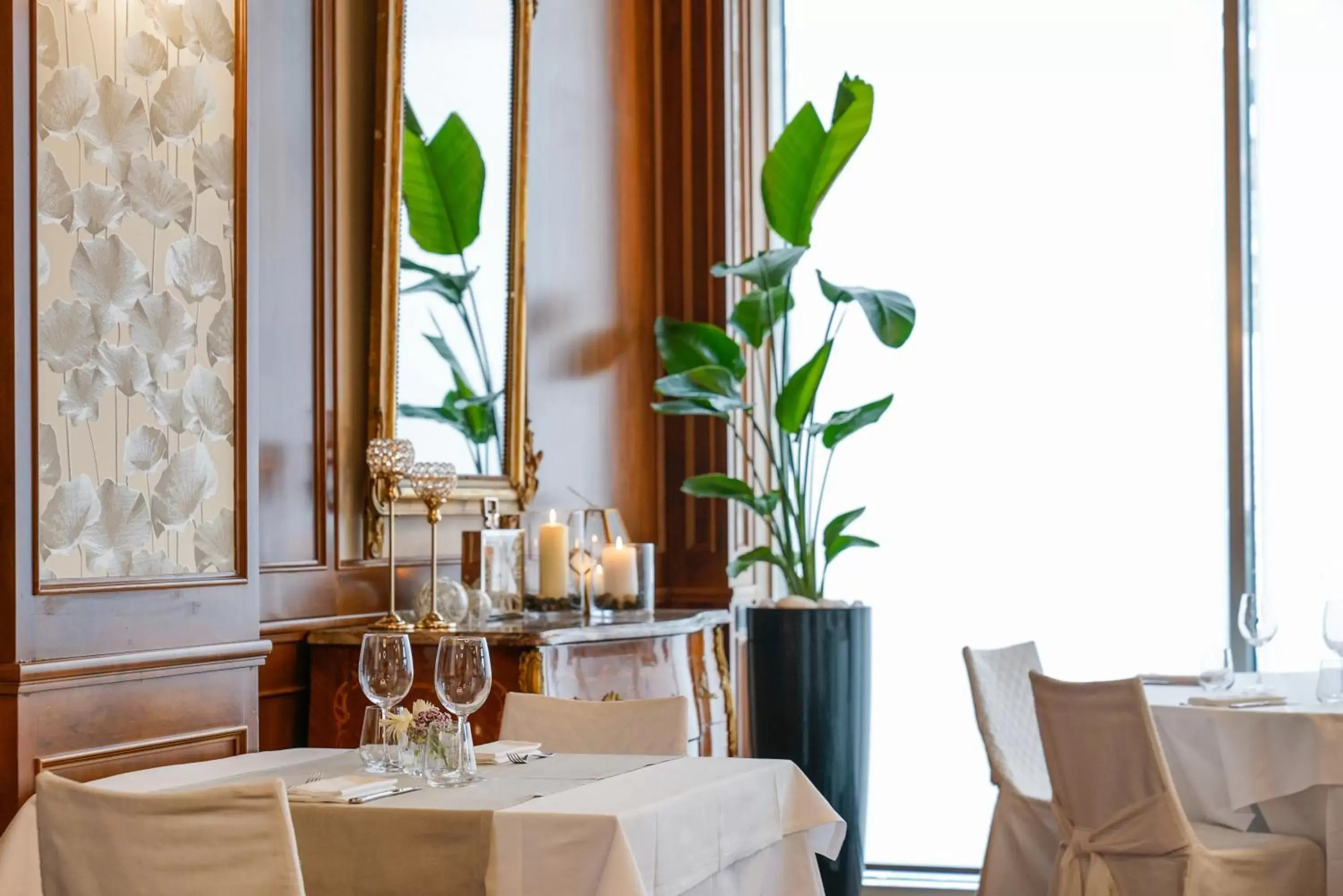Restaurant/Places to Eat in Hotel Dei Congressi