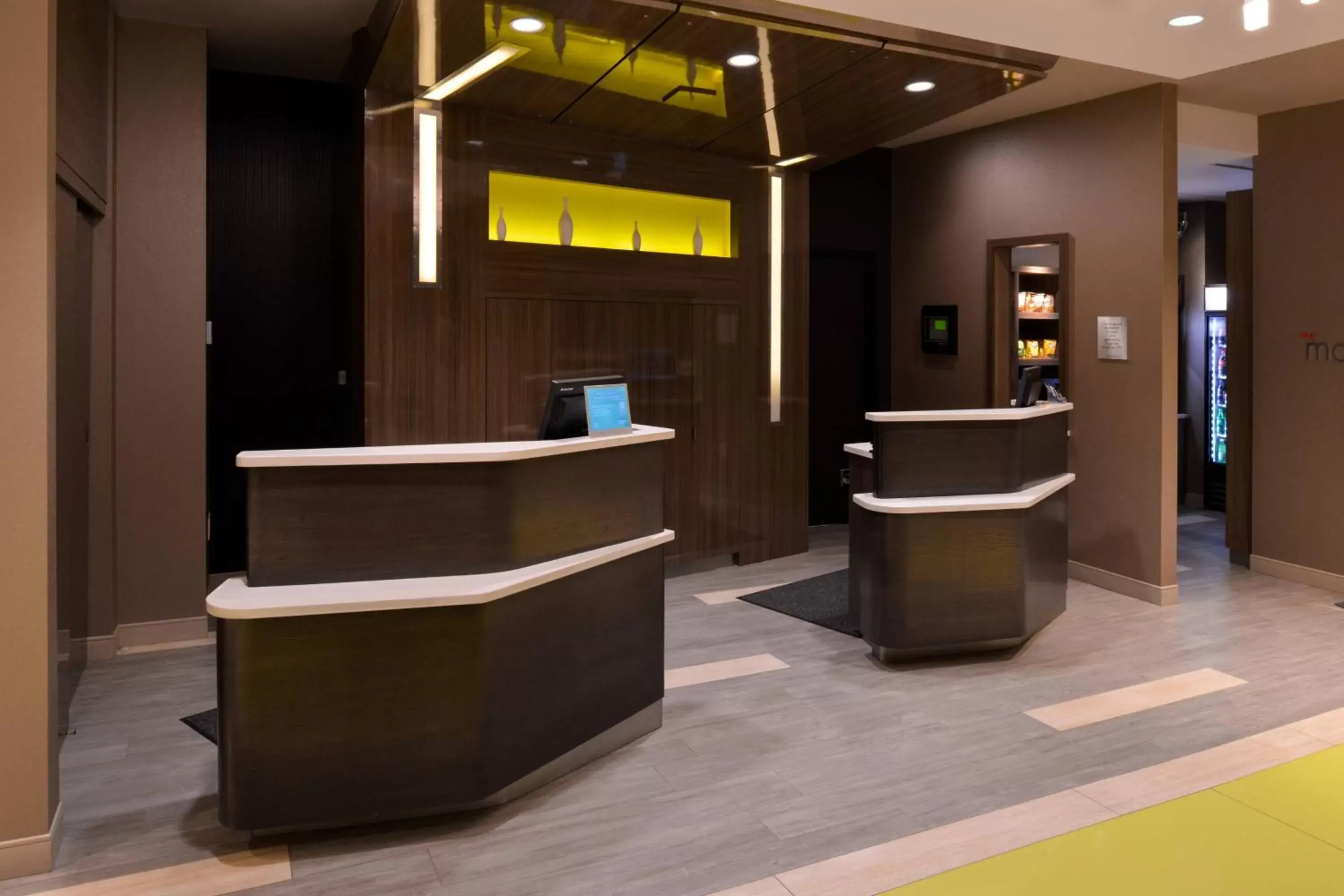 Lobby or reception, Lobby/Reception in Courtyard by Marriott Saskatoon Airport