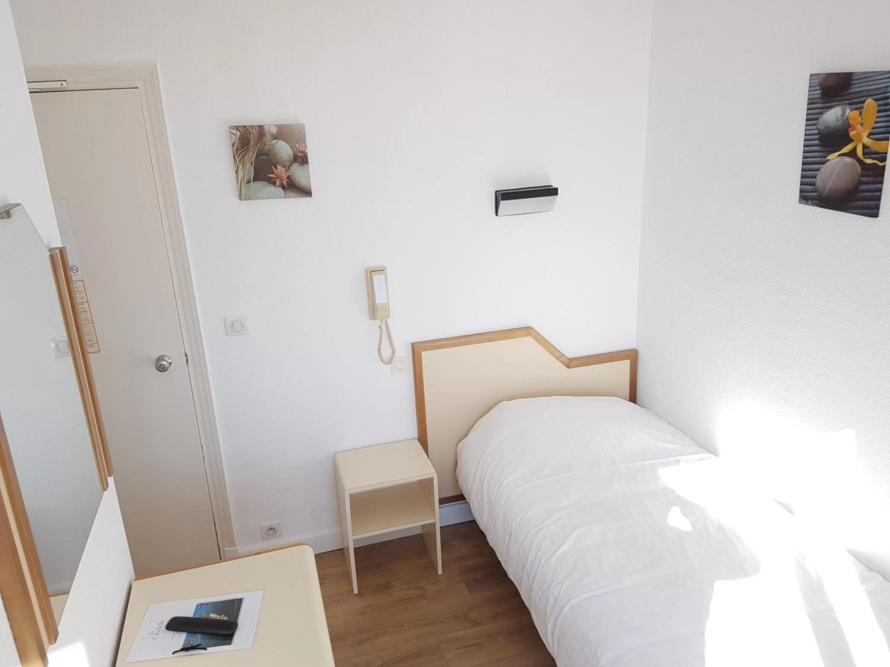 City view, Bed in Hotel Restaurant Spa De La Citadelle Lorient