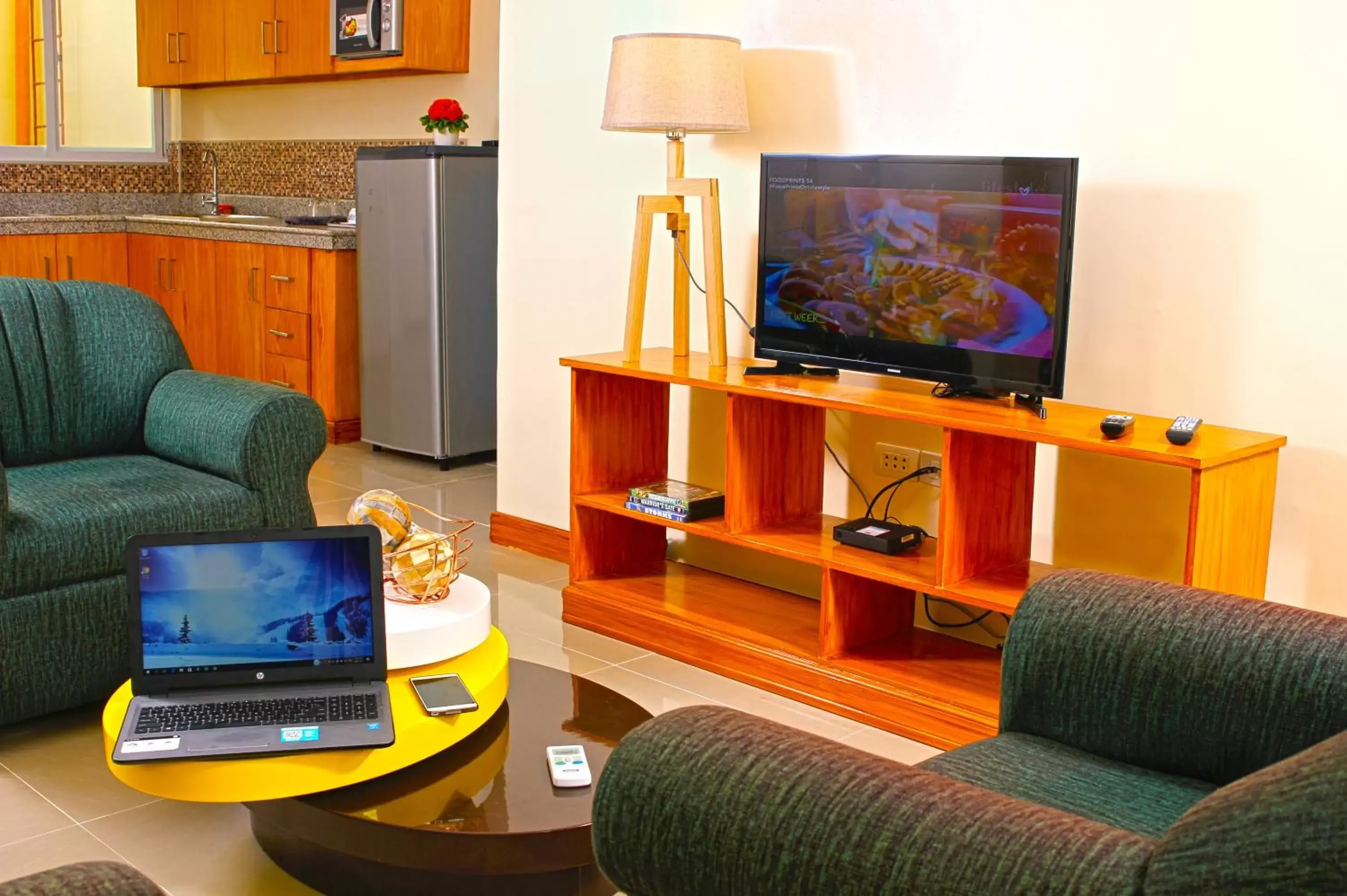 TV and multimedia, TV/Entertainment Center in Laciaville Resort and Hotel