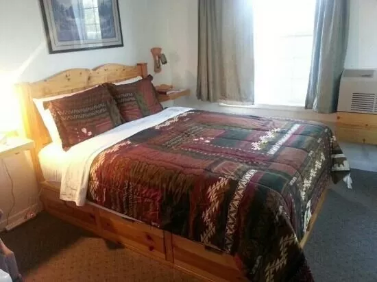 Bed in Valley Hotel & 24/7 Open Cafe