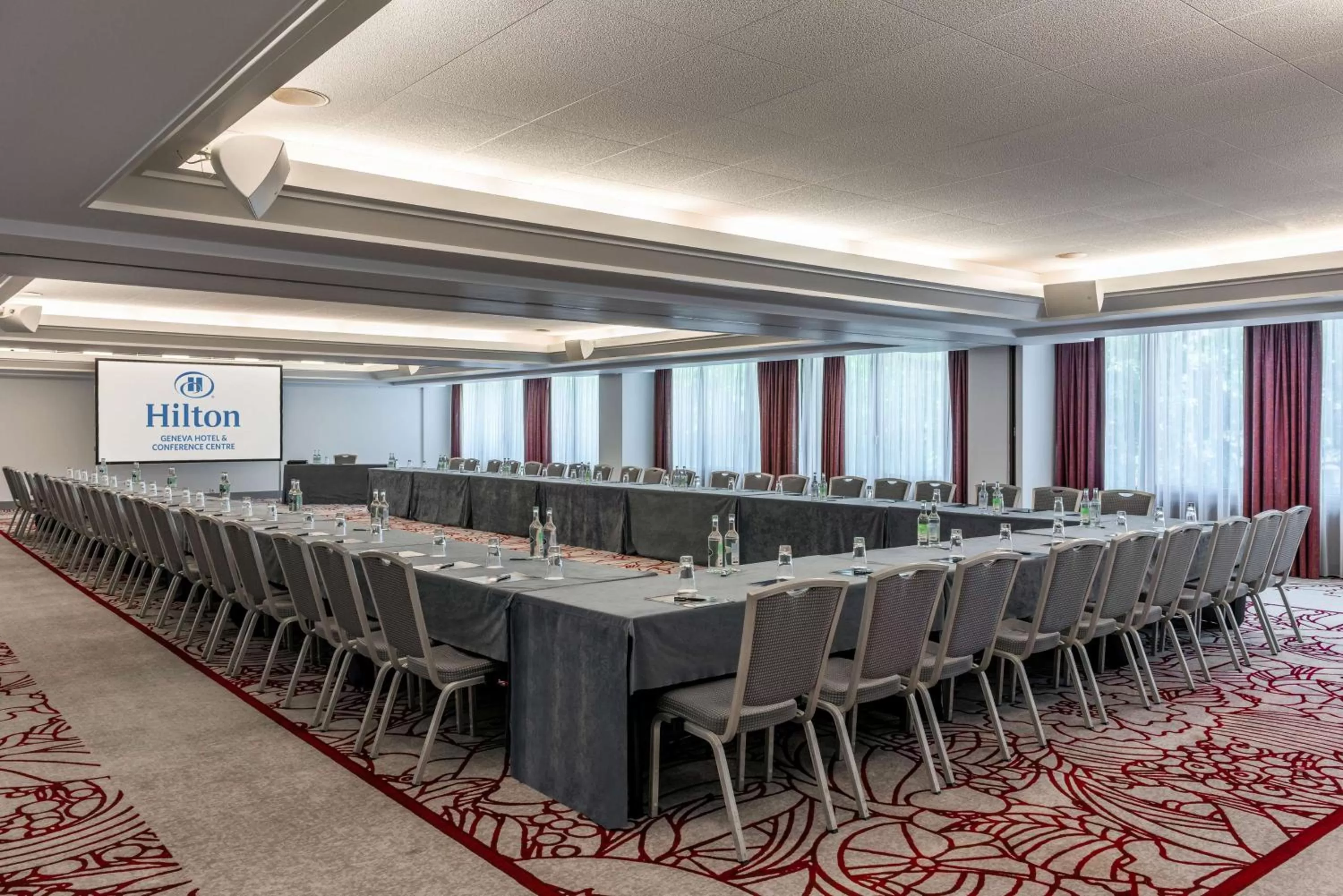 Meeting/conference room in Hilton Geneva Hotel and Conference Centre