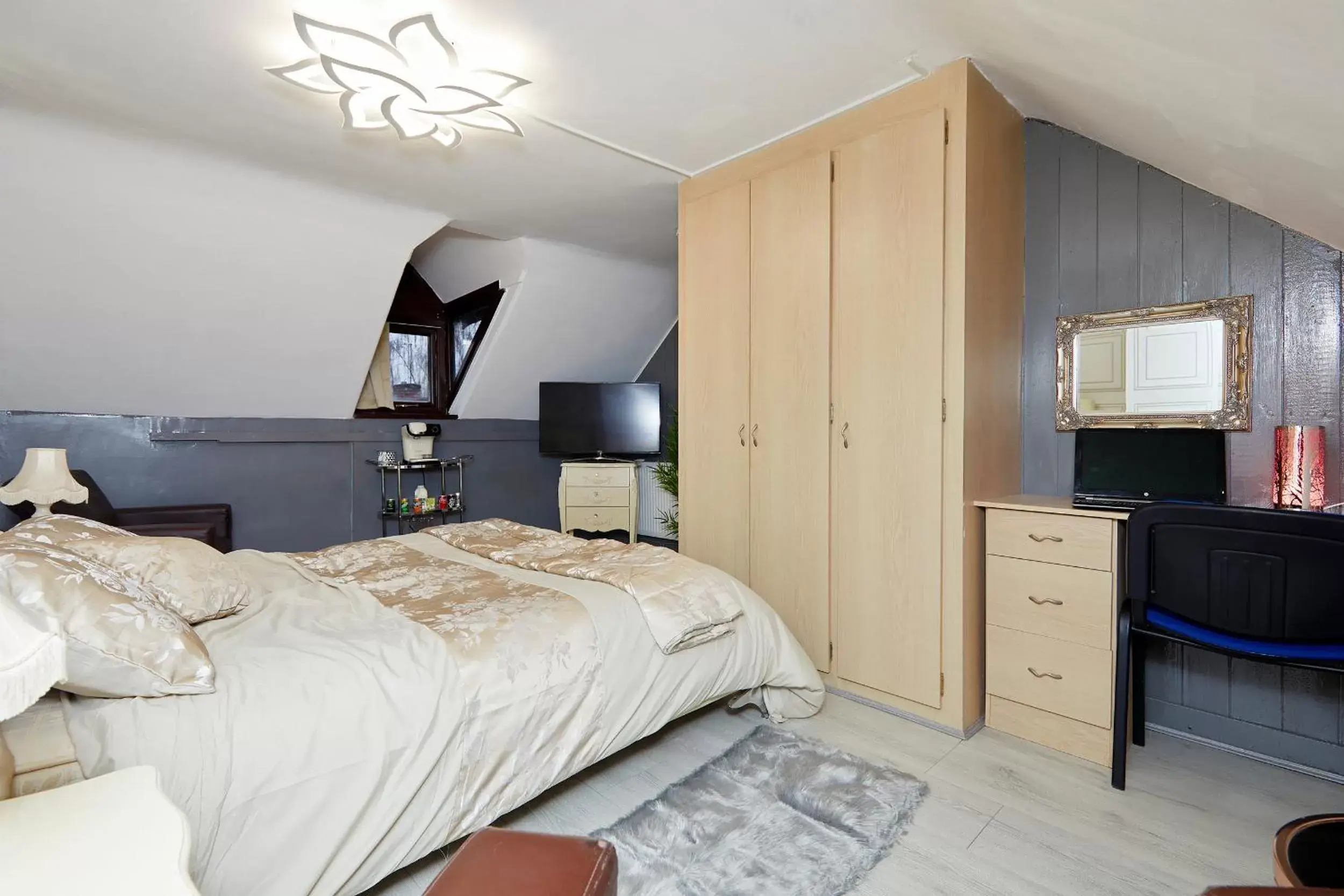 Bedroom, Bed in Parkside Lodge