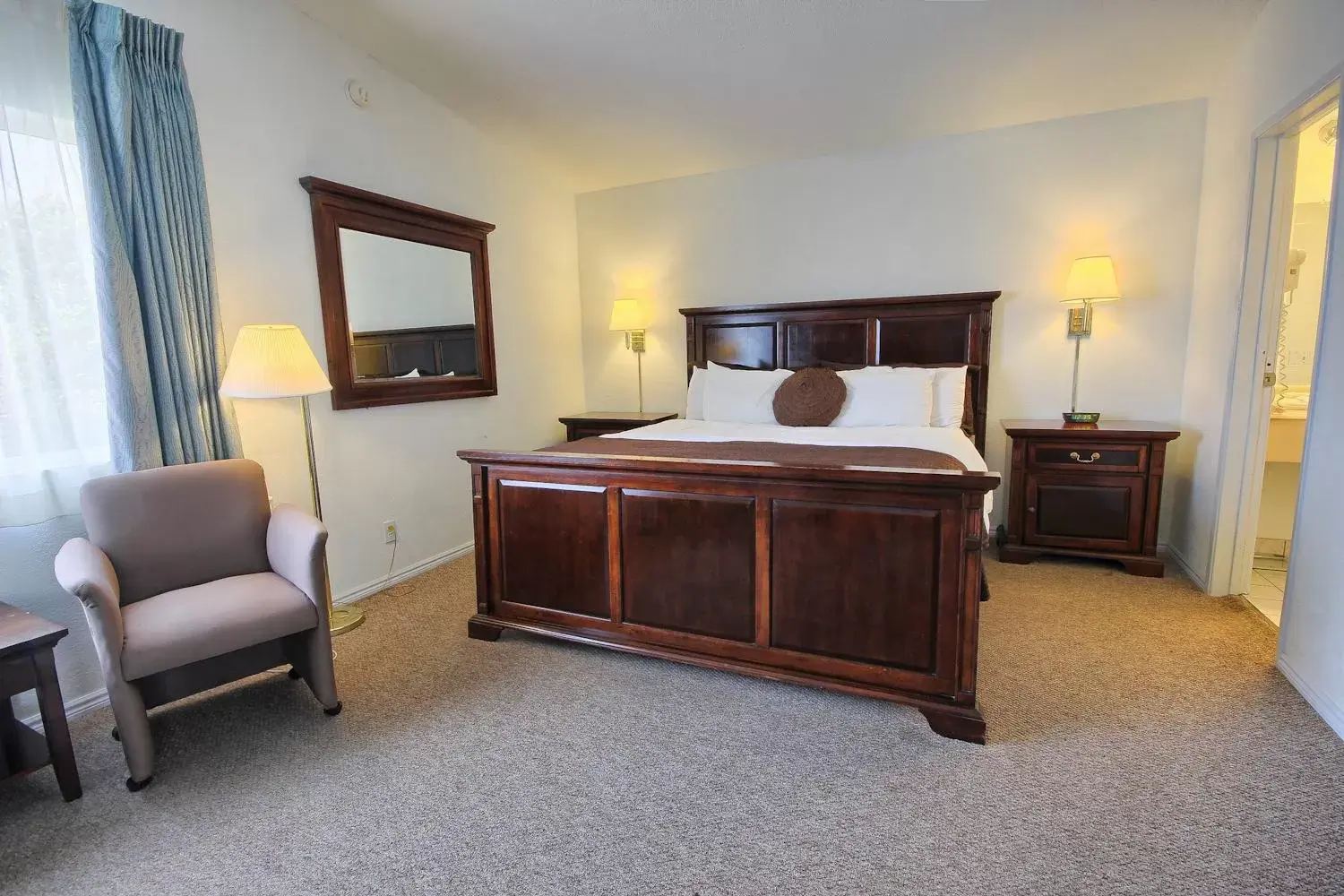 Bed in San Simeon Lodge