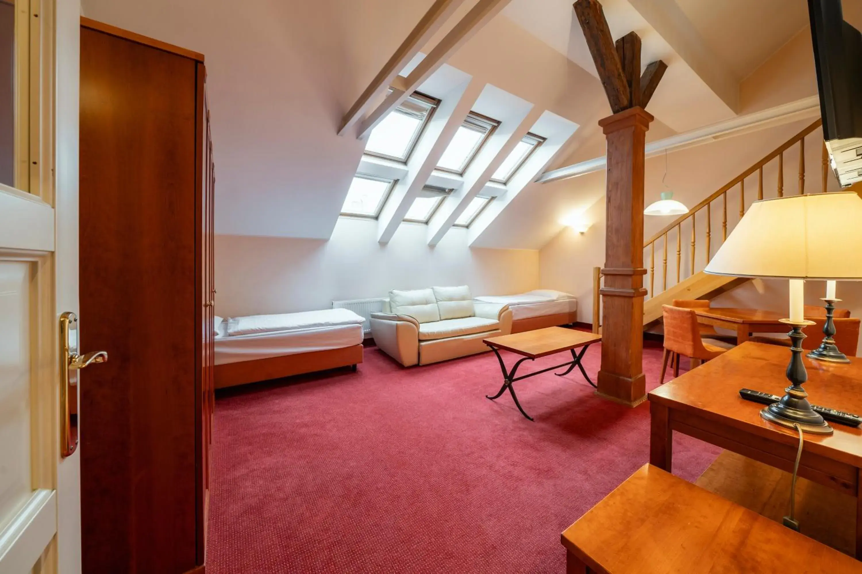 Photo of the whole room, Seating Area in Hotel Raffaello