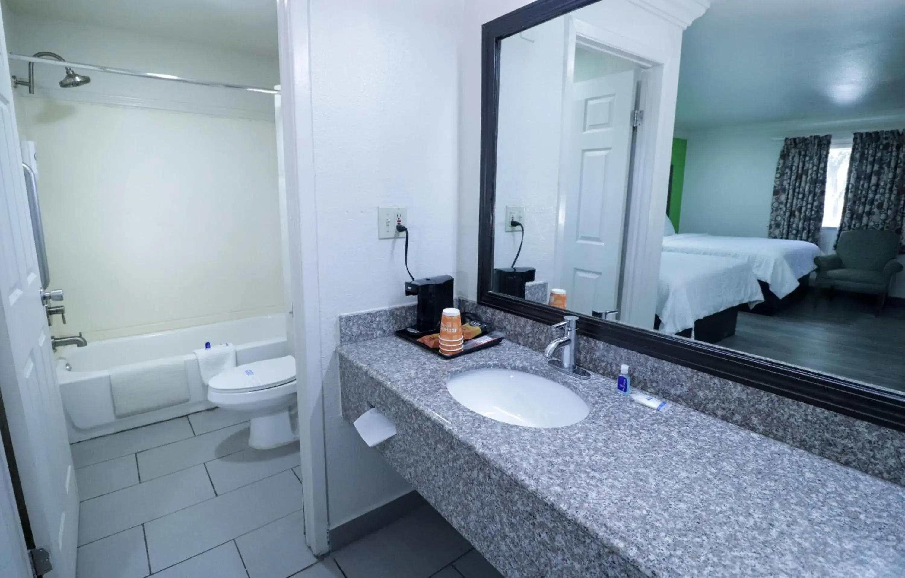 Bathroom in Rodeway Inn San Antonio Lackland AFB - SeaWorld