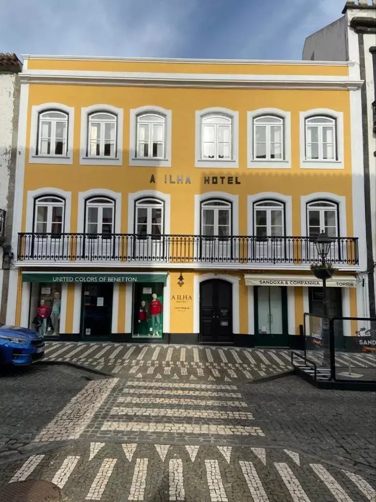 Property Building in Hotel Ilha