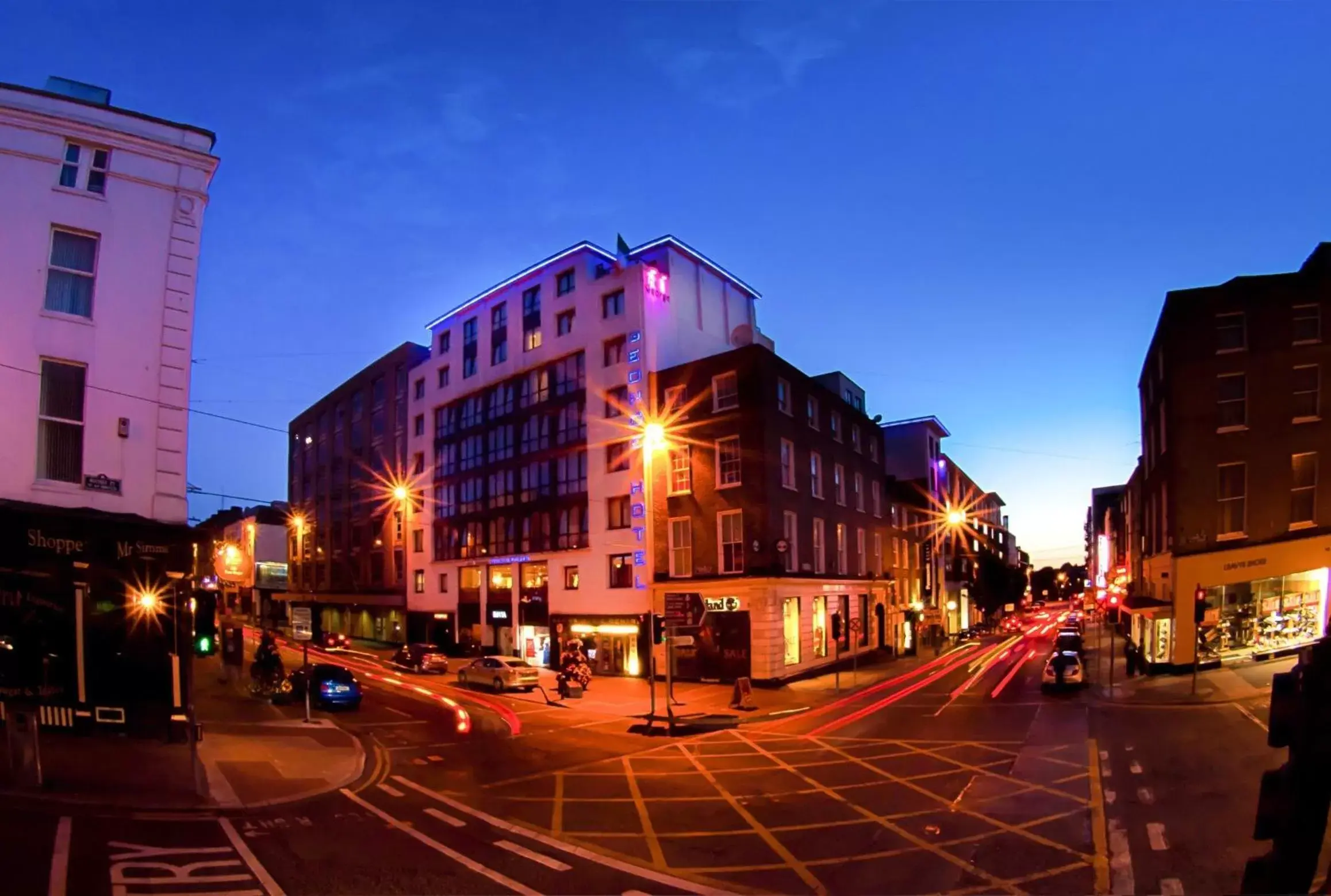 Facade/entrance in George Limerick Hotel