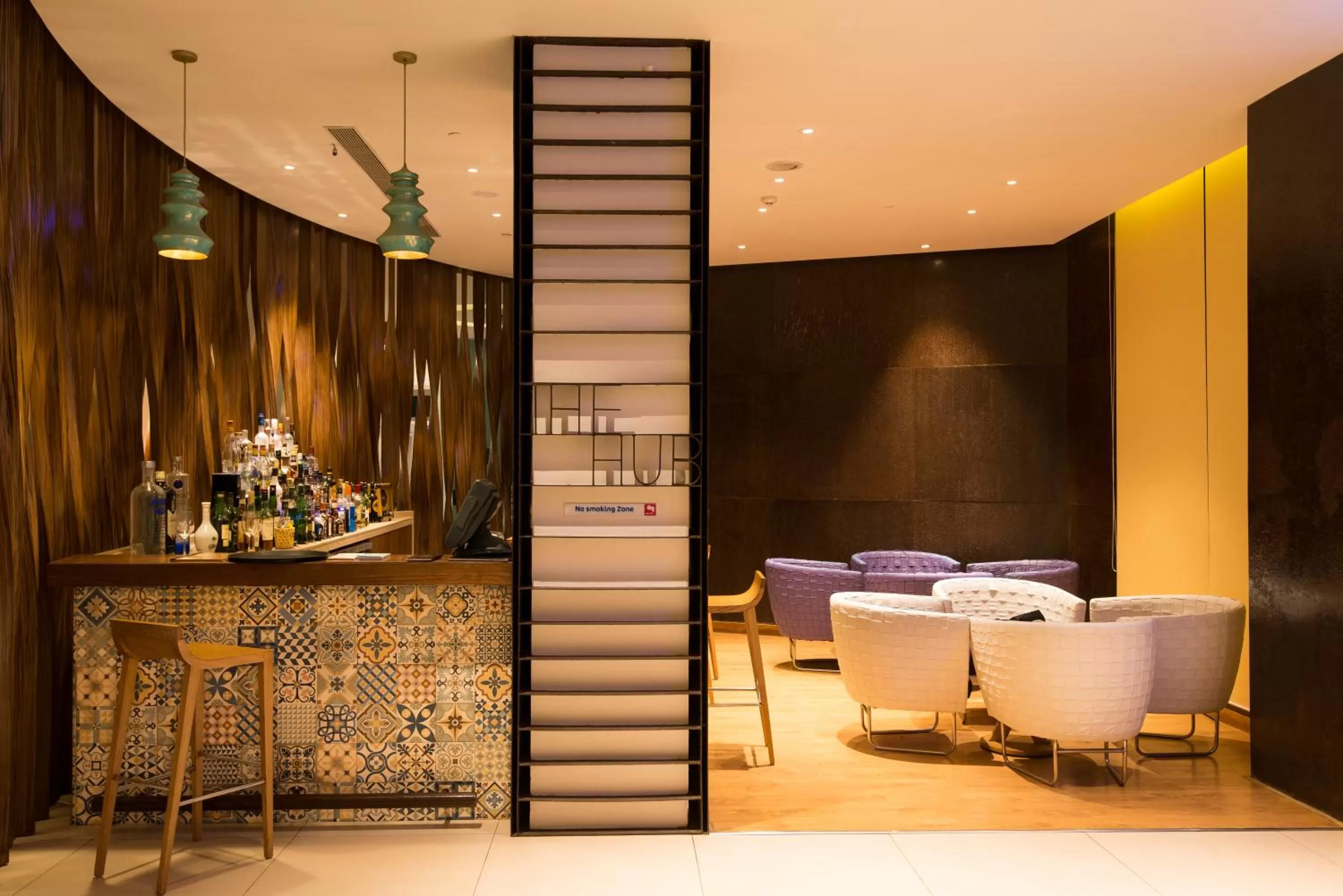 Lounge or bar in ibis Styles Goa Calangute - An Accor Brand