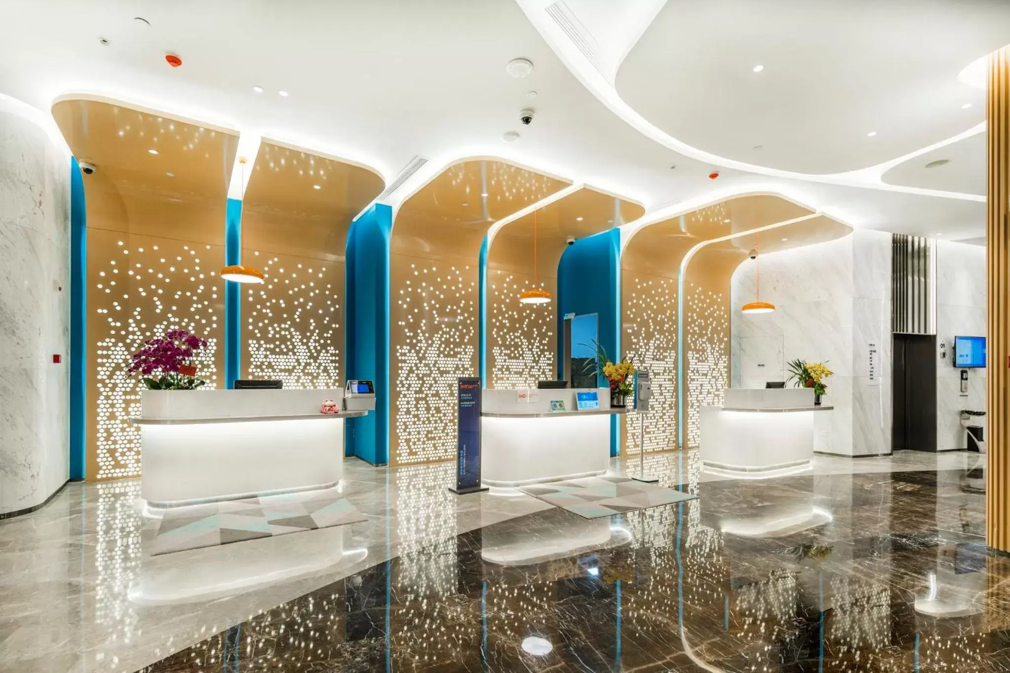 Property building in Holiday Inn Express Shanghai Pudong Zhangjiang by IHG - 20 minutes to New International Expo Center and Disneyland Property building in Holiday Inn Express Shanghai Pudong Zhangjiang by IHG - 20 minutes to New International Expo Center and Disneyland