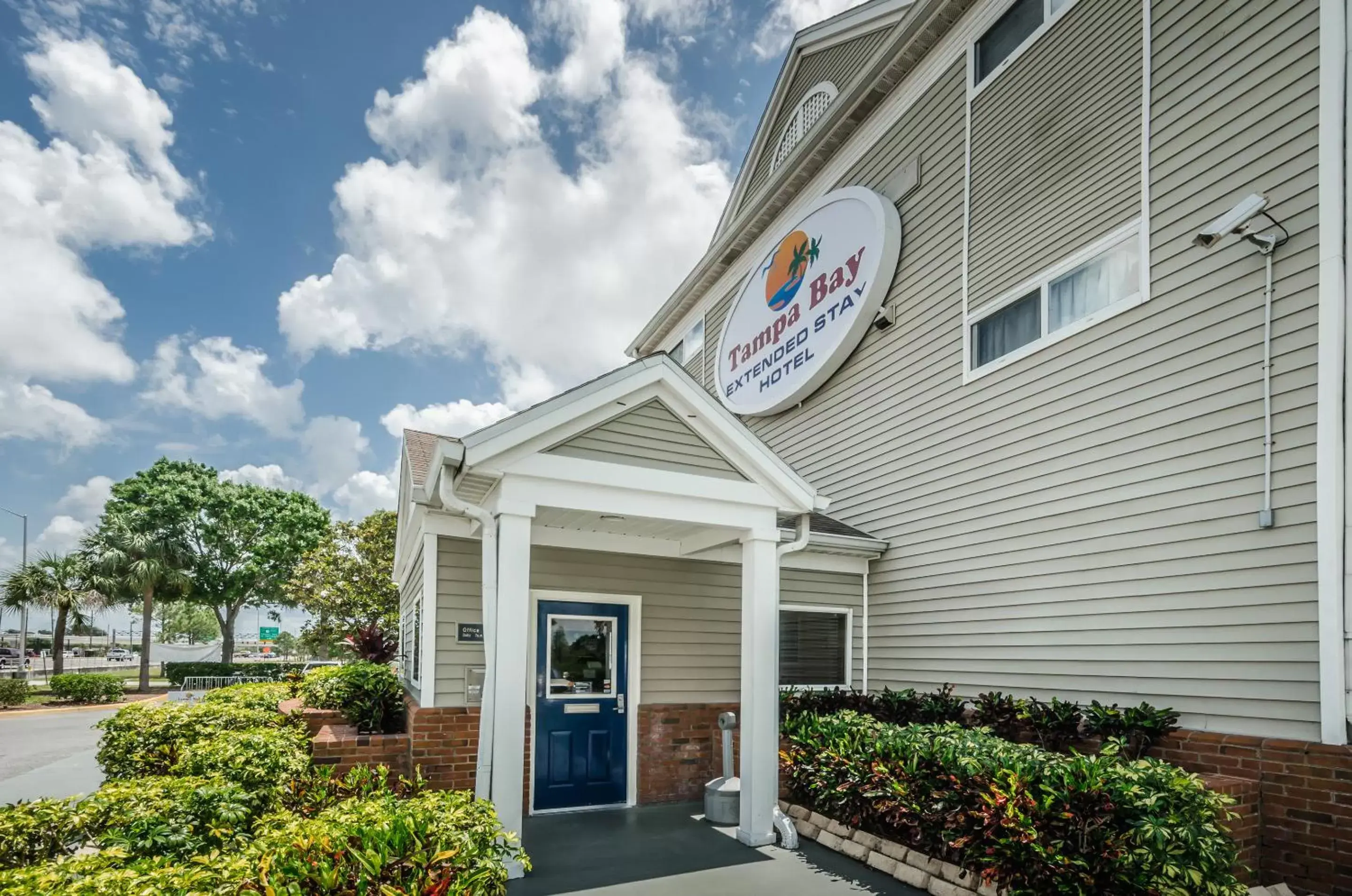 Facade/Entrance in Tampa Bay Extended Stay Hotel